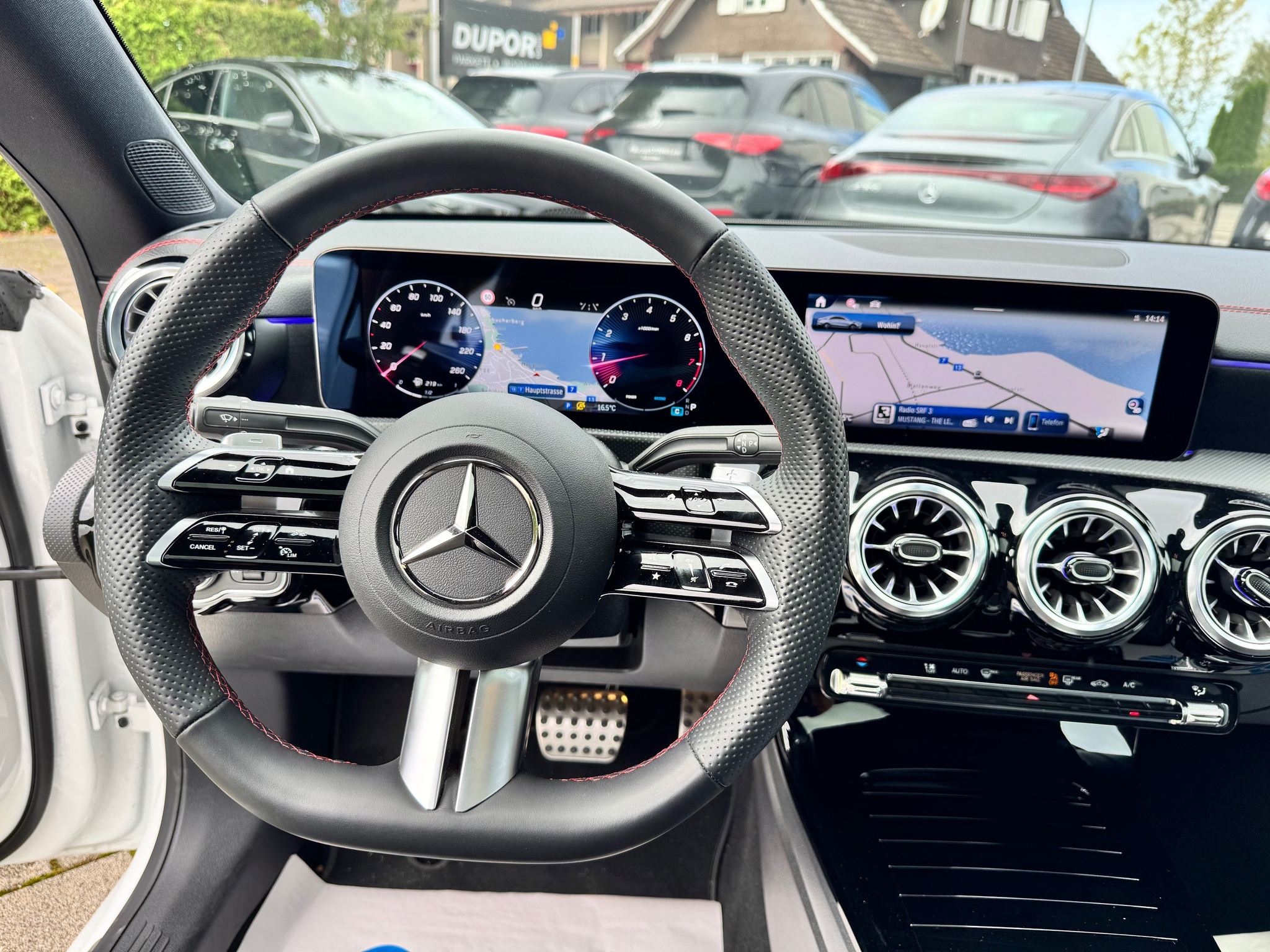 listing desktop thumbnail image 8