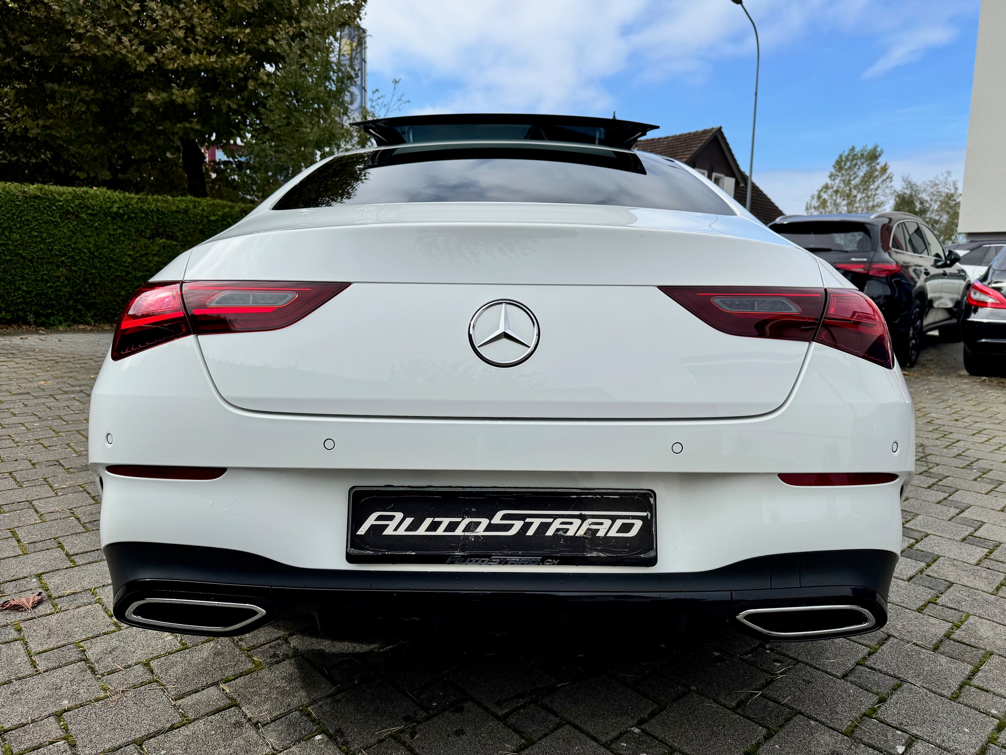 listing desktop thumbnail image 4