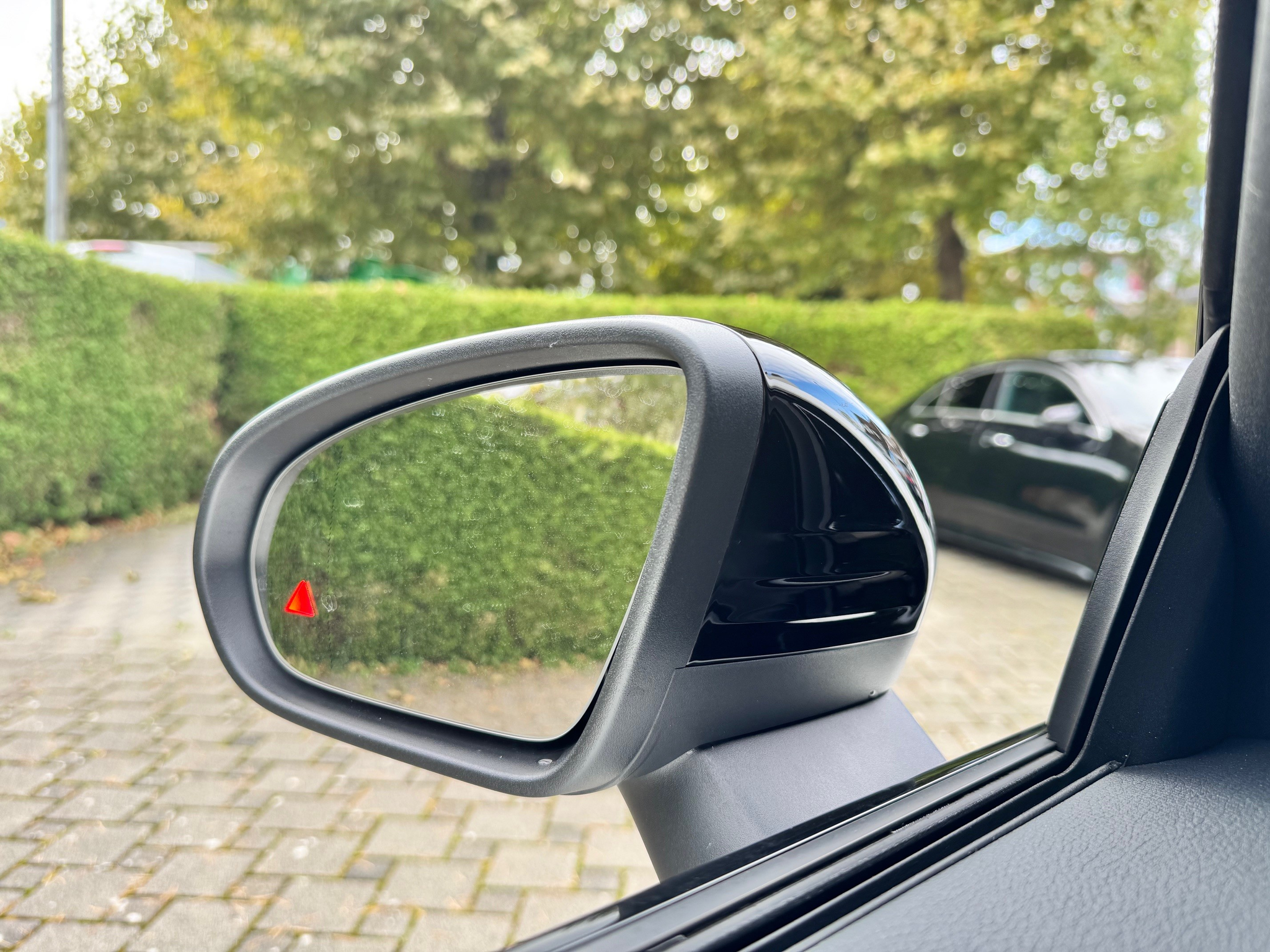 listing desktop thumbnail image 11