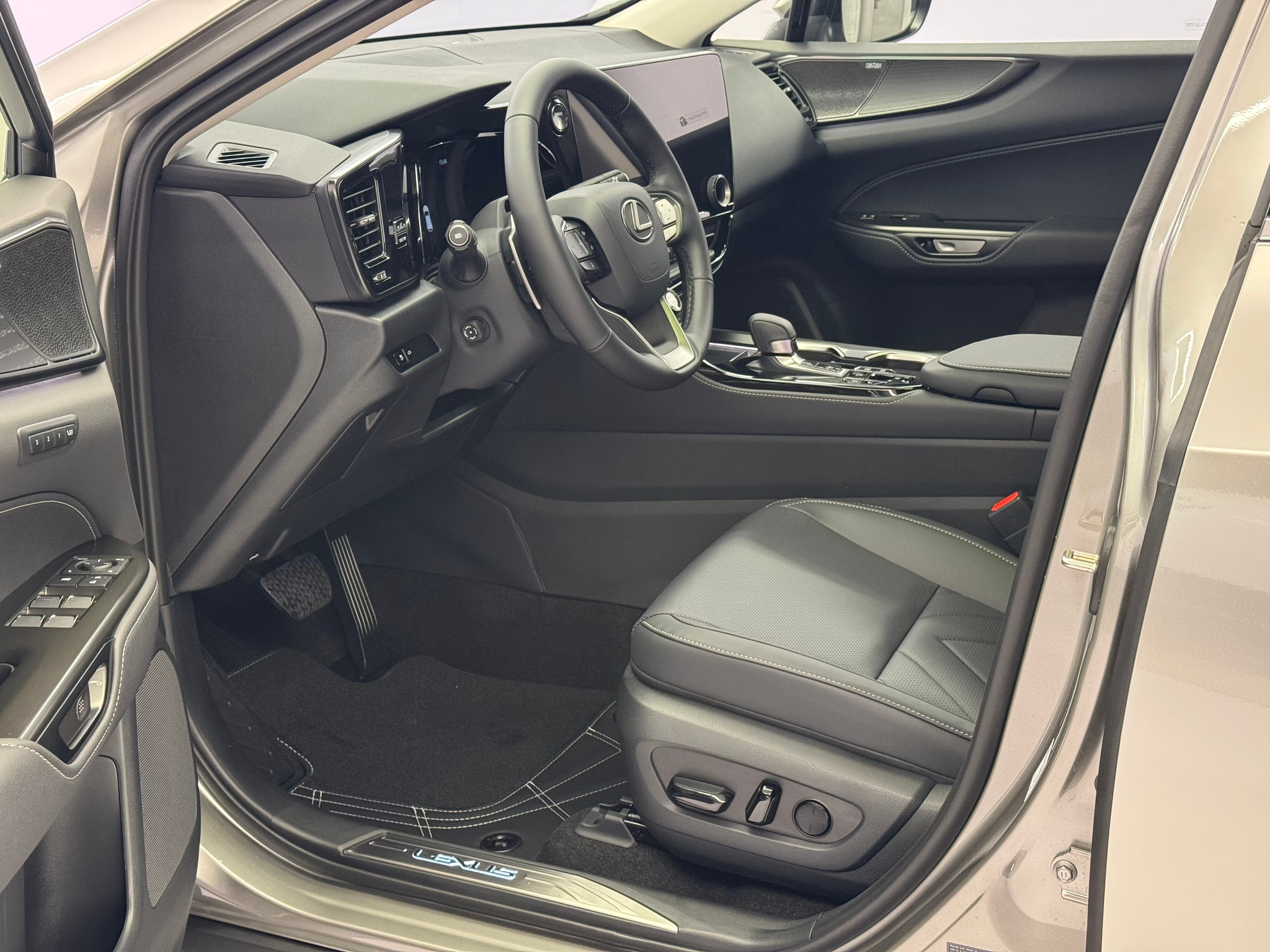 listing desktop thumbnail image 6