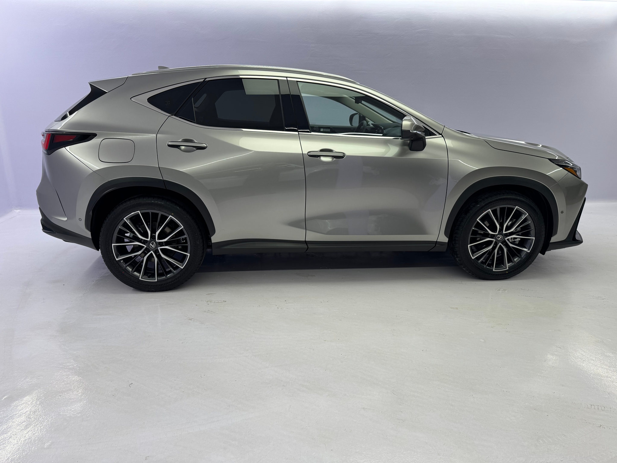 listing desktop thumbnail image 2