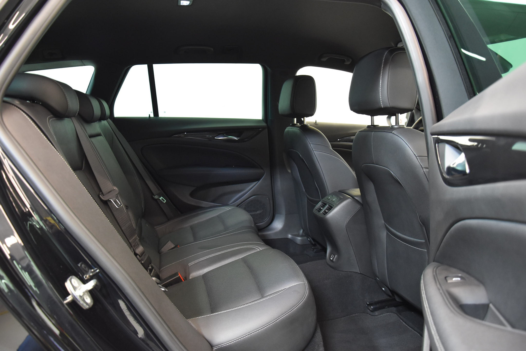 listing desktop thumbnail image 5