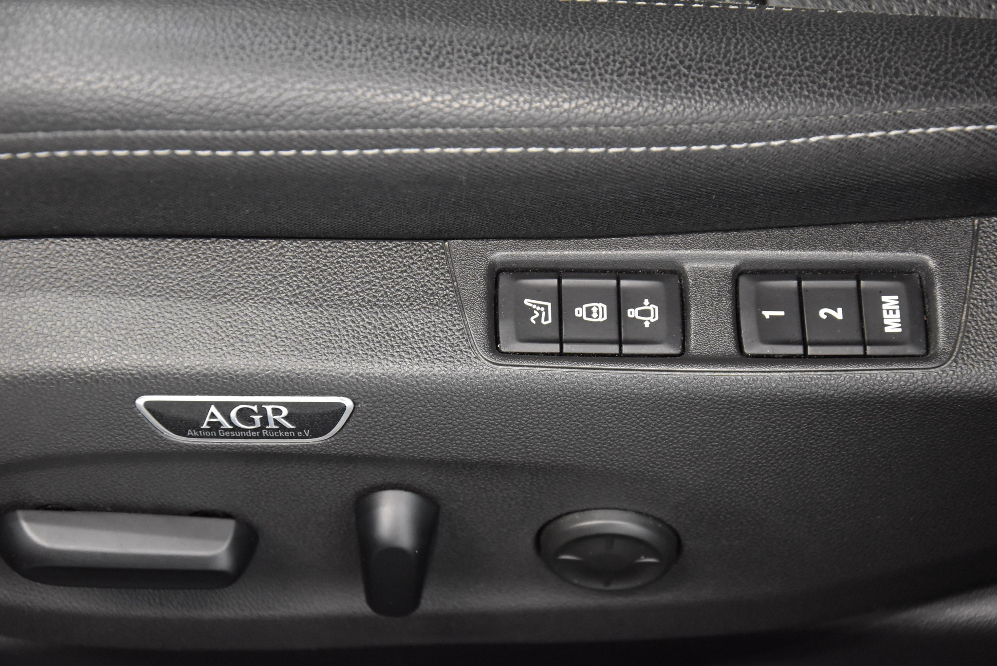 listing desktop thumbnail image 7