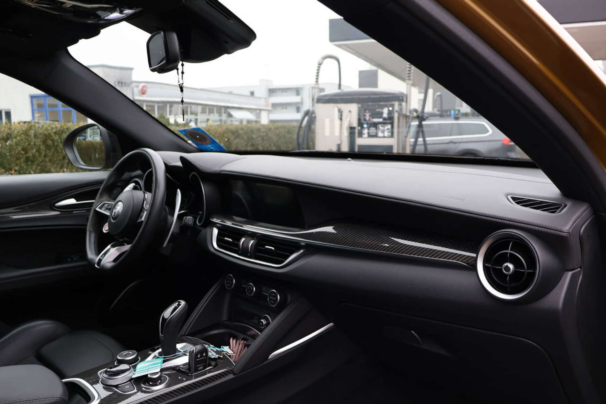 listing desktop thumbnail image 13