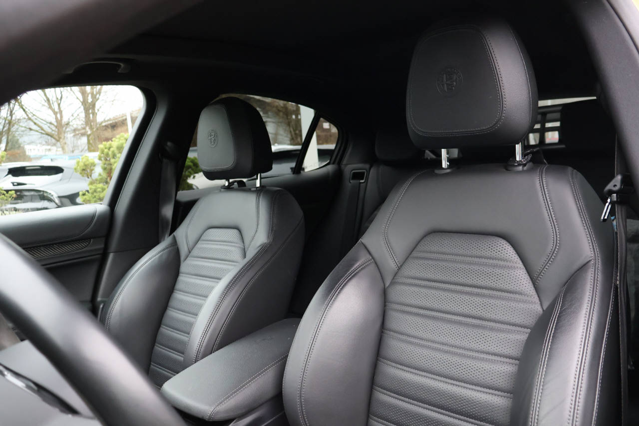 listing desktop thumbnail image 10