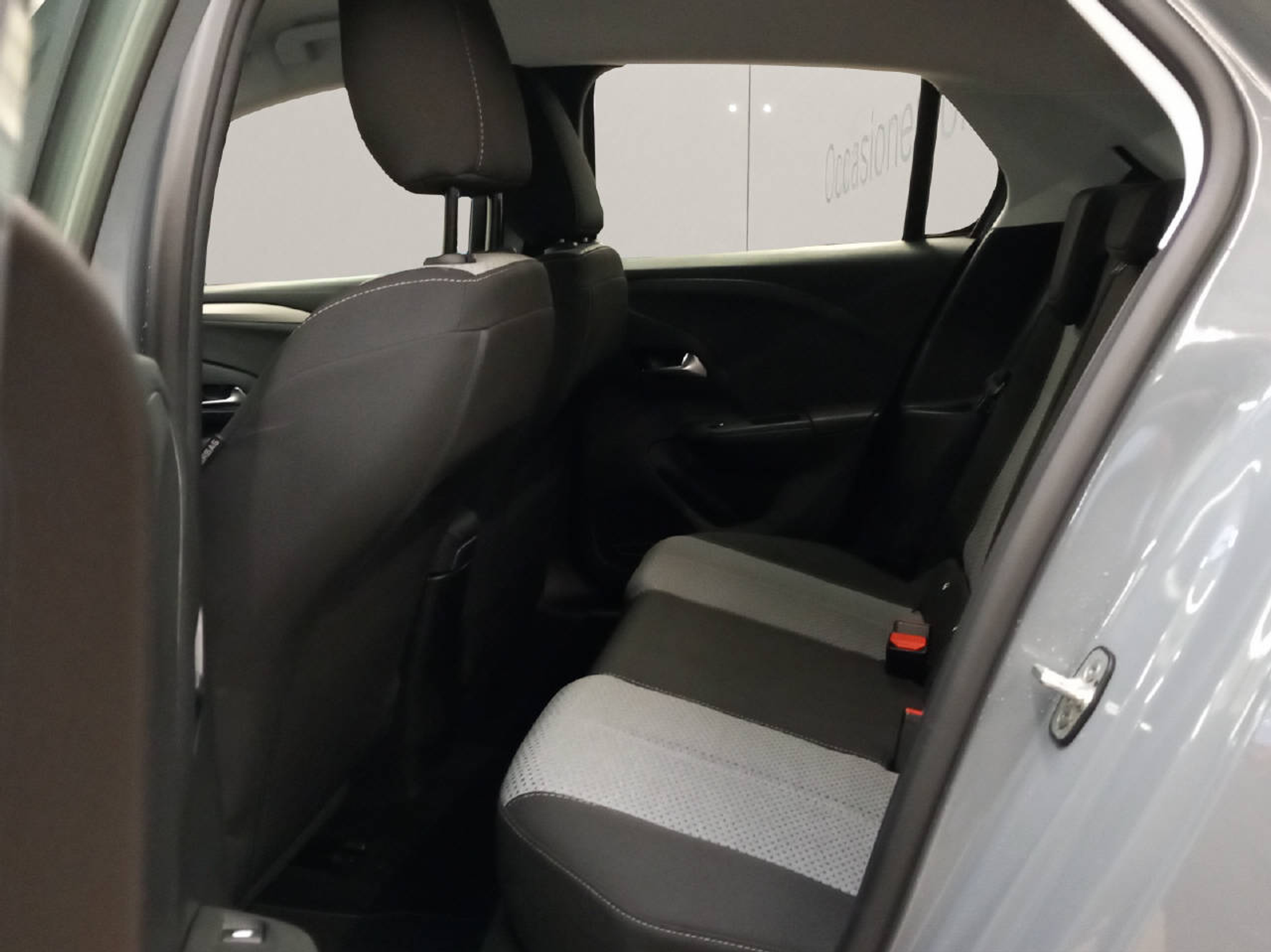 listing desktop thumbnail image 9