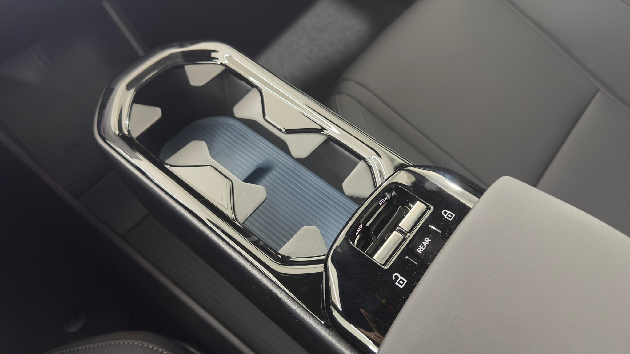 listing desktop thumbnail image 9