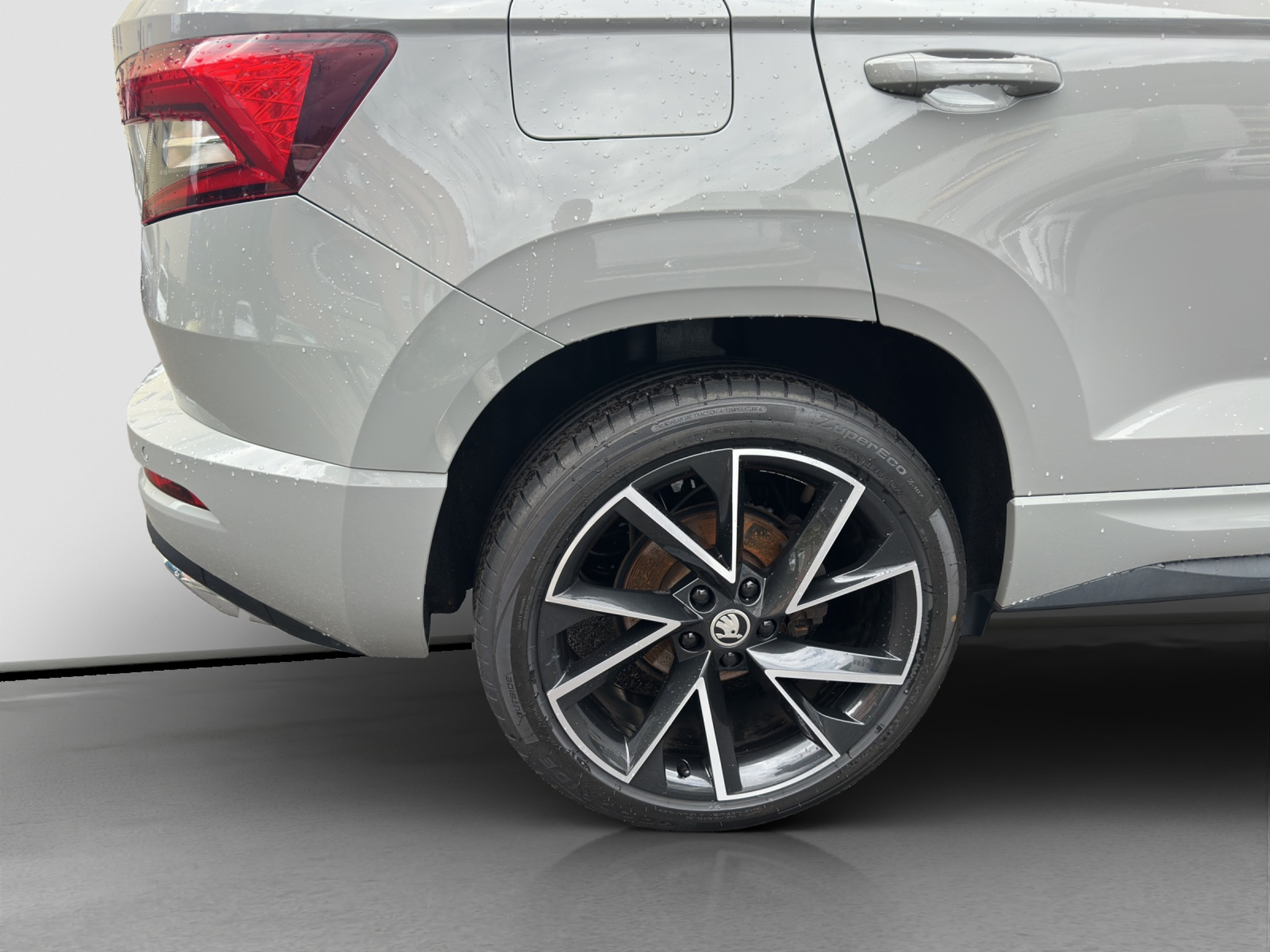 listing desktop thumbnail image 4