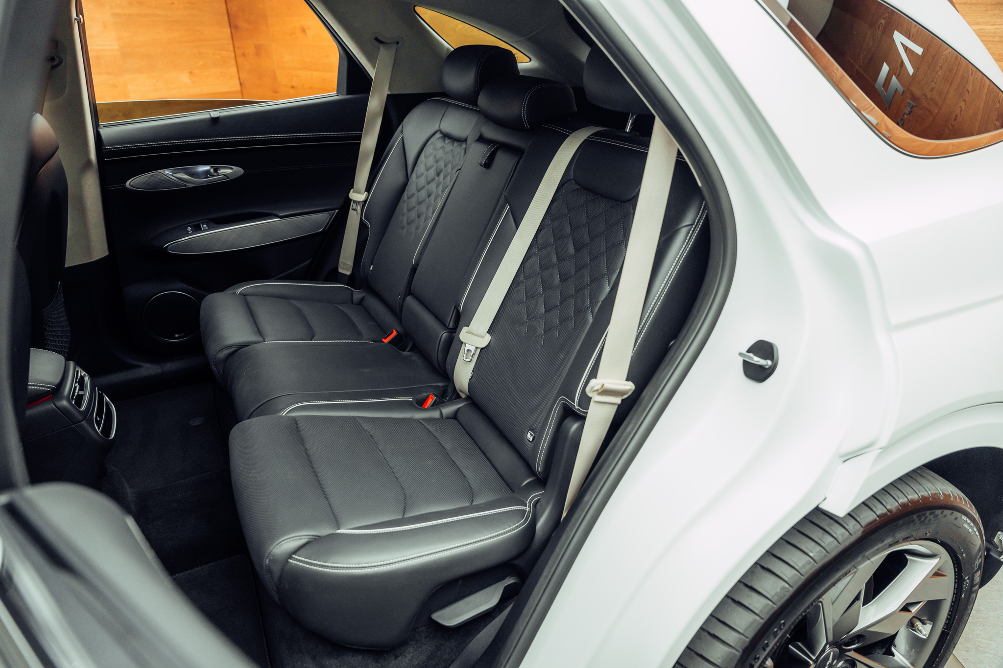 listing desktop thumbnail image 6