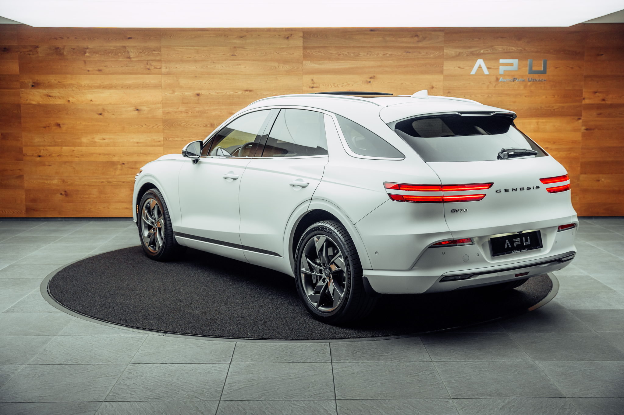 listing desktop thumbnail image 2