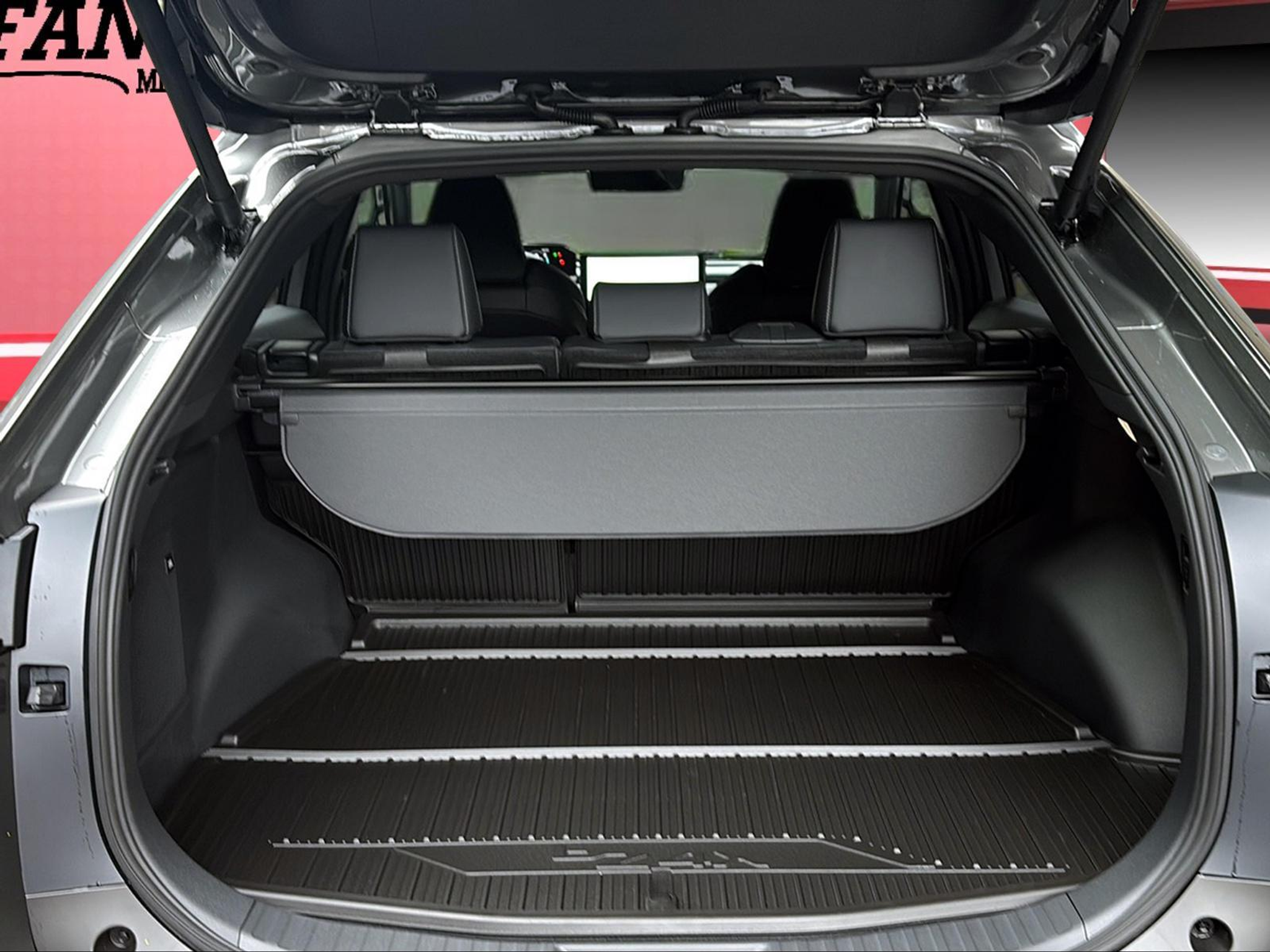 listing desktop thumbnail image 9