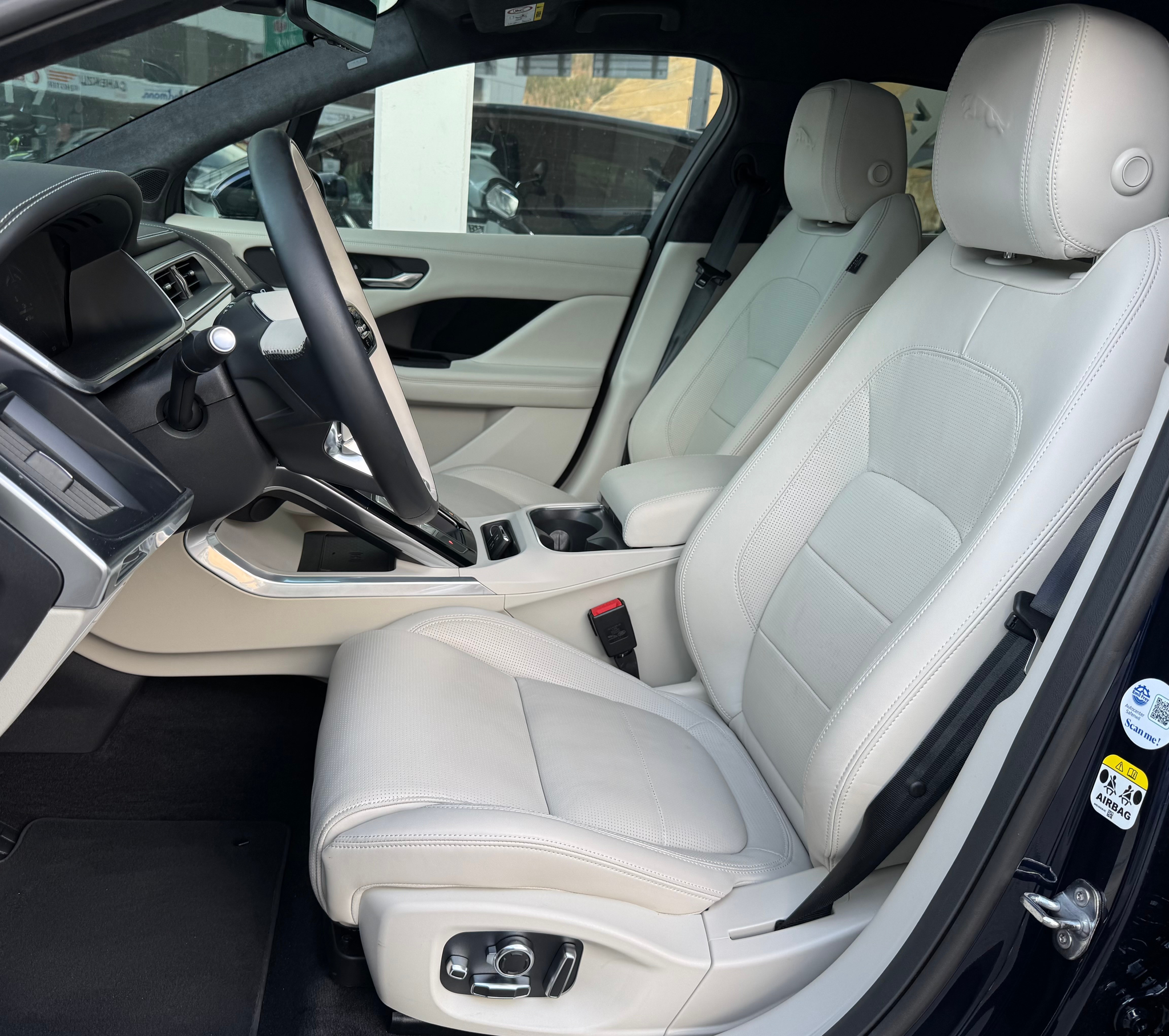 listing desktop thumbnail image 7