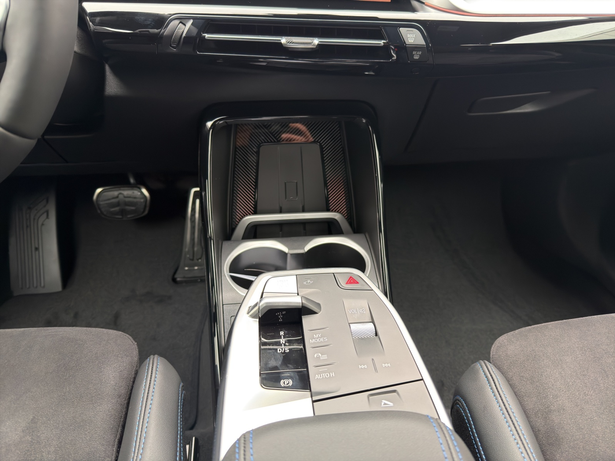 listing desktop thumbnail image 15