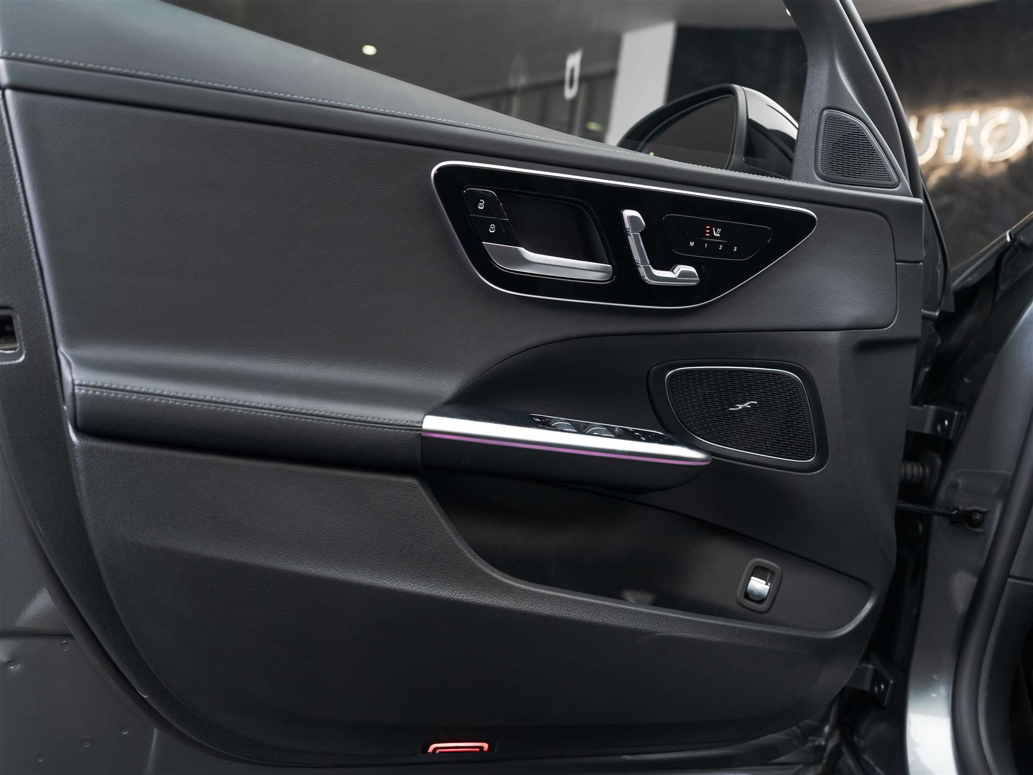 listing desktop thumbnail image 22