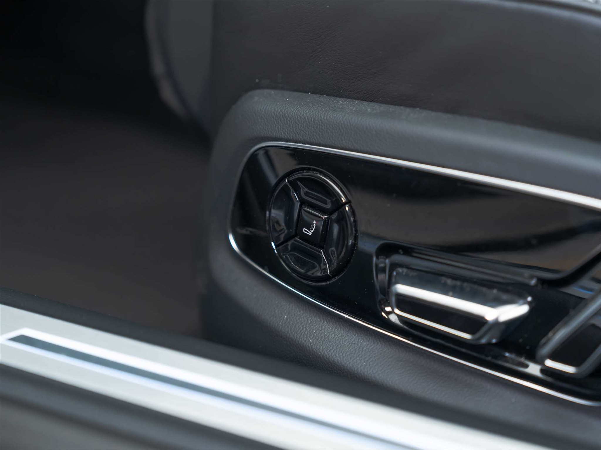 listing desktop thumbnail image 29