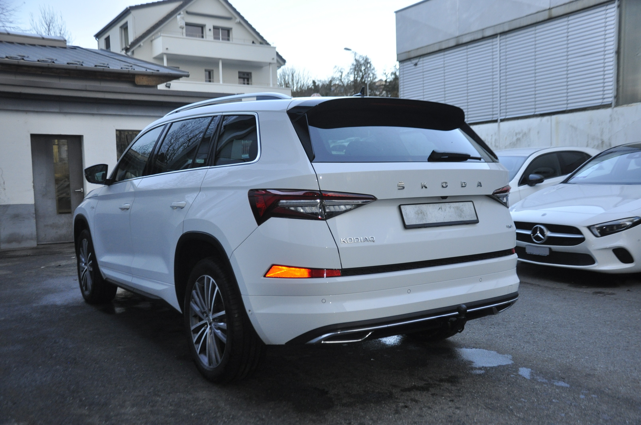 listing desktop thumbnail image 14