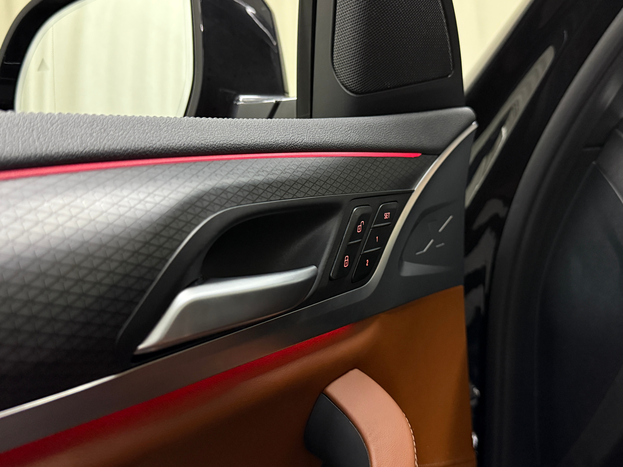 listing desktop thumbnail image 18