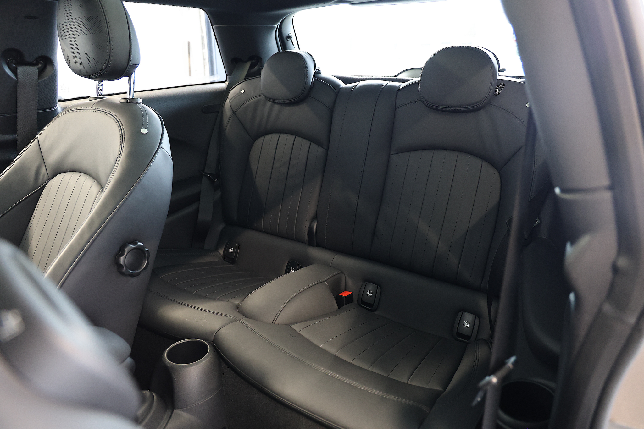 listing desktop thumbnail image 14