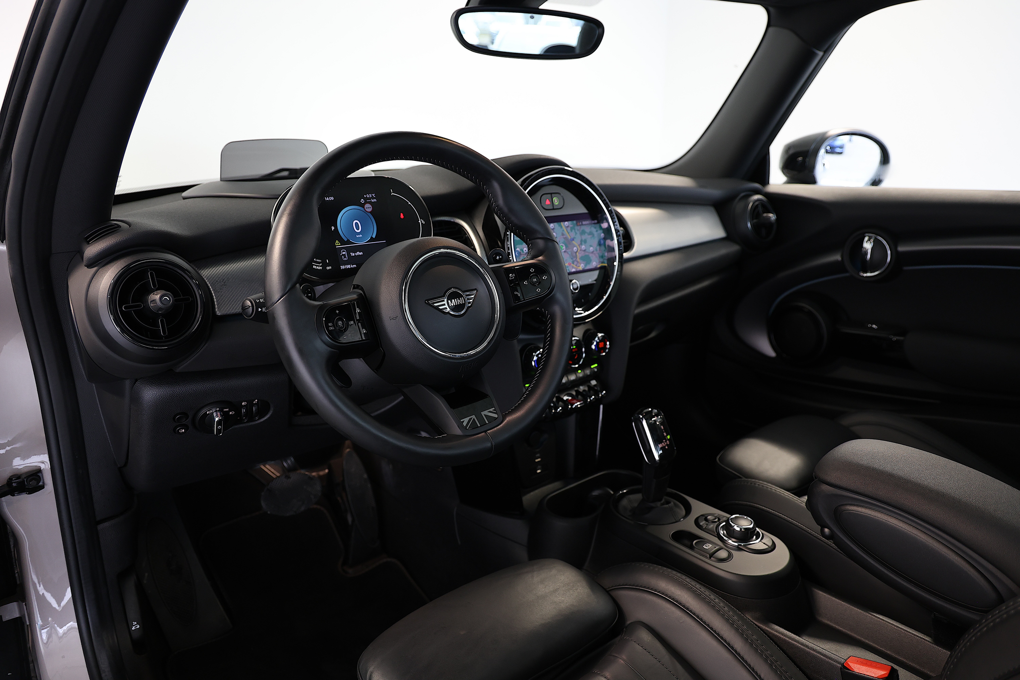 listing desktop thumbnail image 7