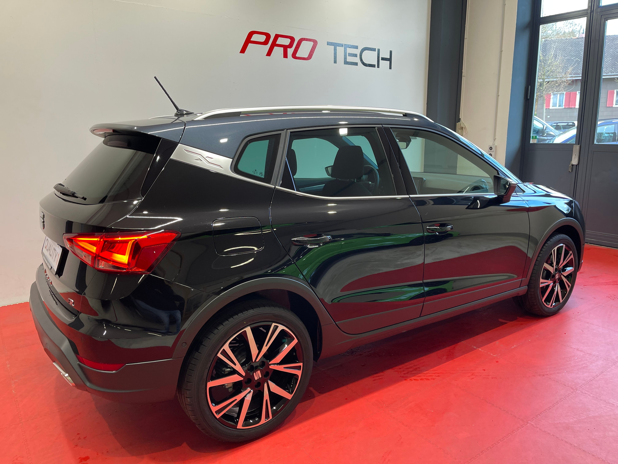 listing desktop thumbnail image 4