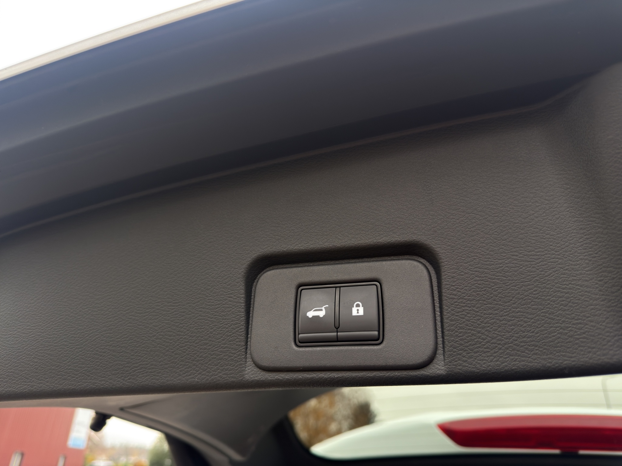 listing desktop thumbnail image 21