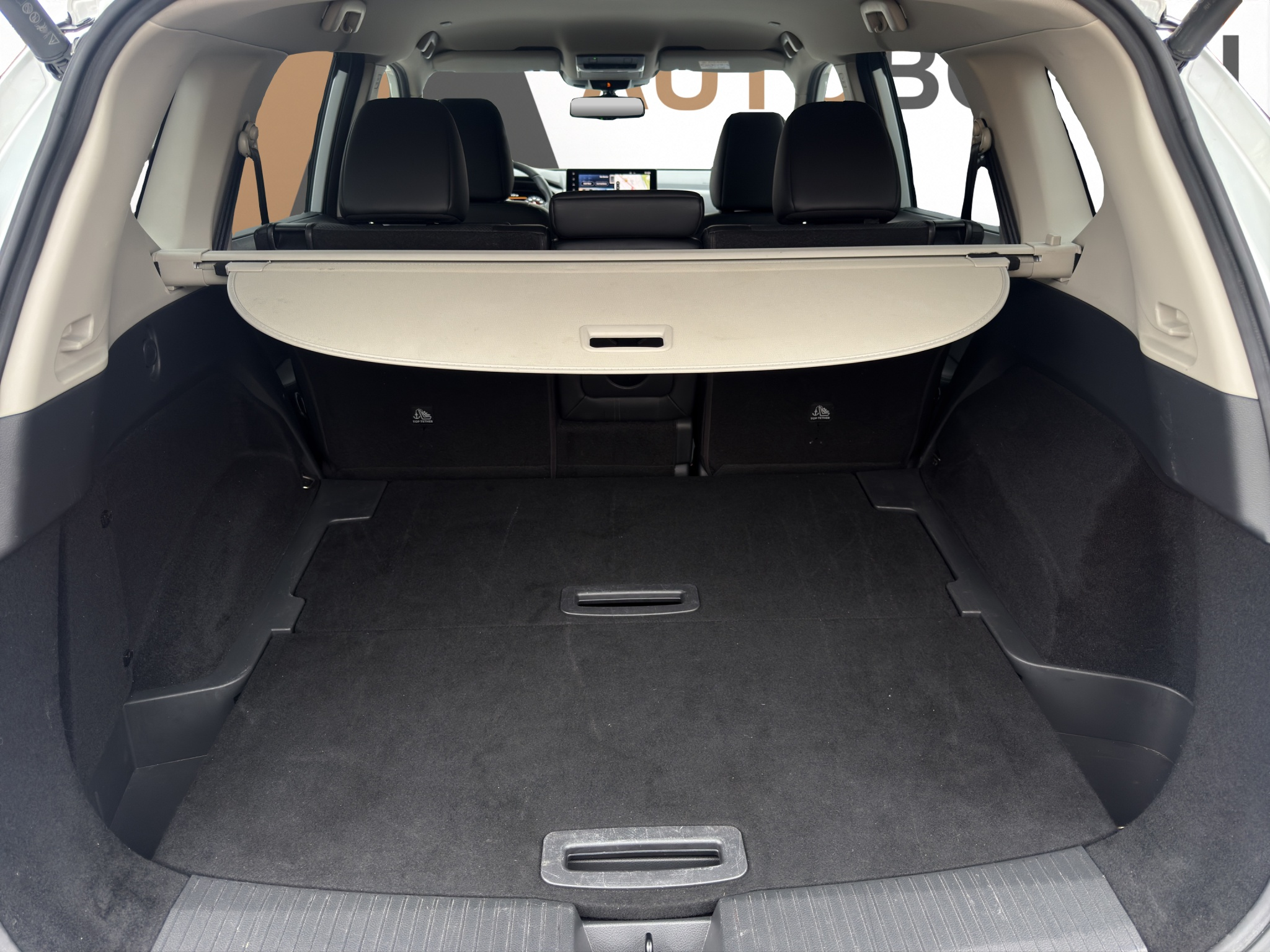 listing desktop thumbnail image 17