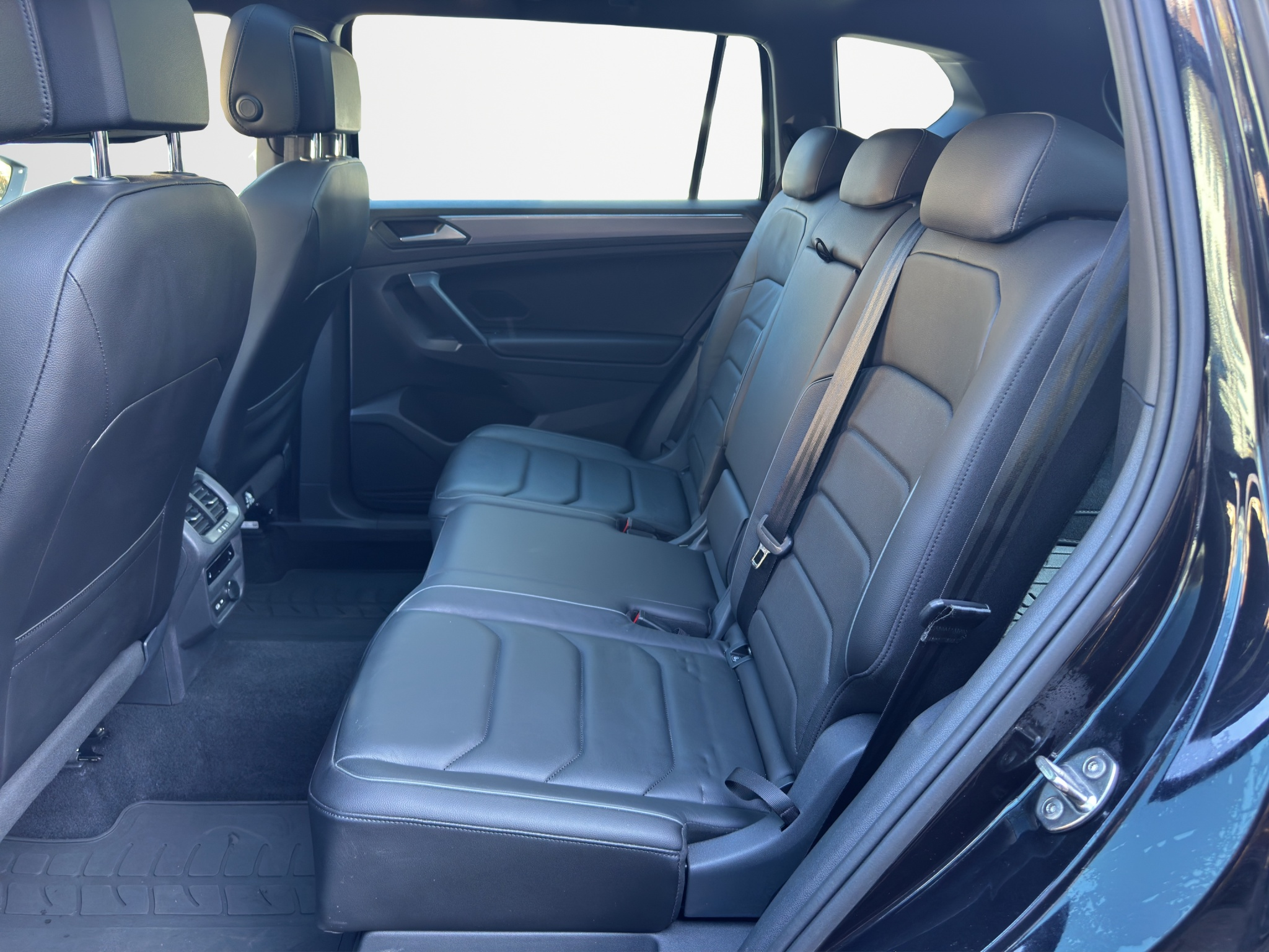 listing desktop thumbnail image 12