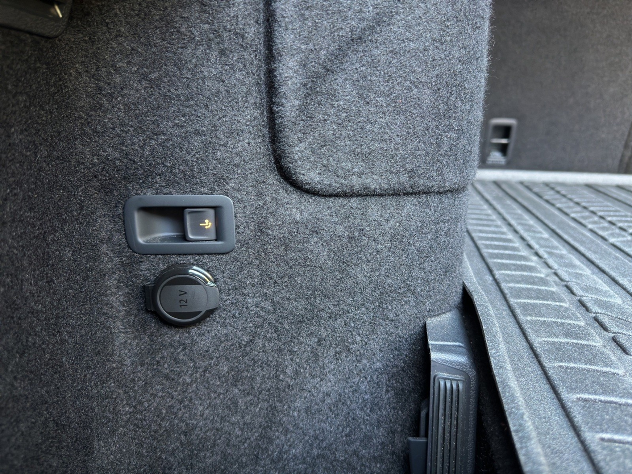 listing desktop thumbnail image 23