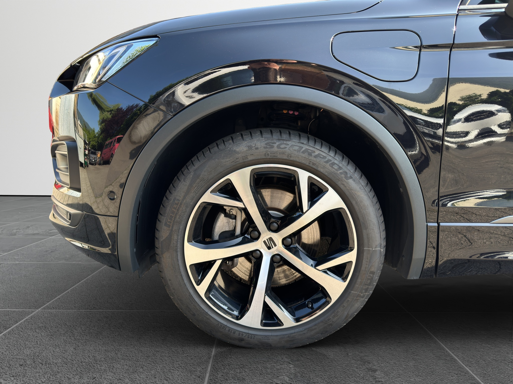 listing desktop thumbnail image 20