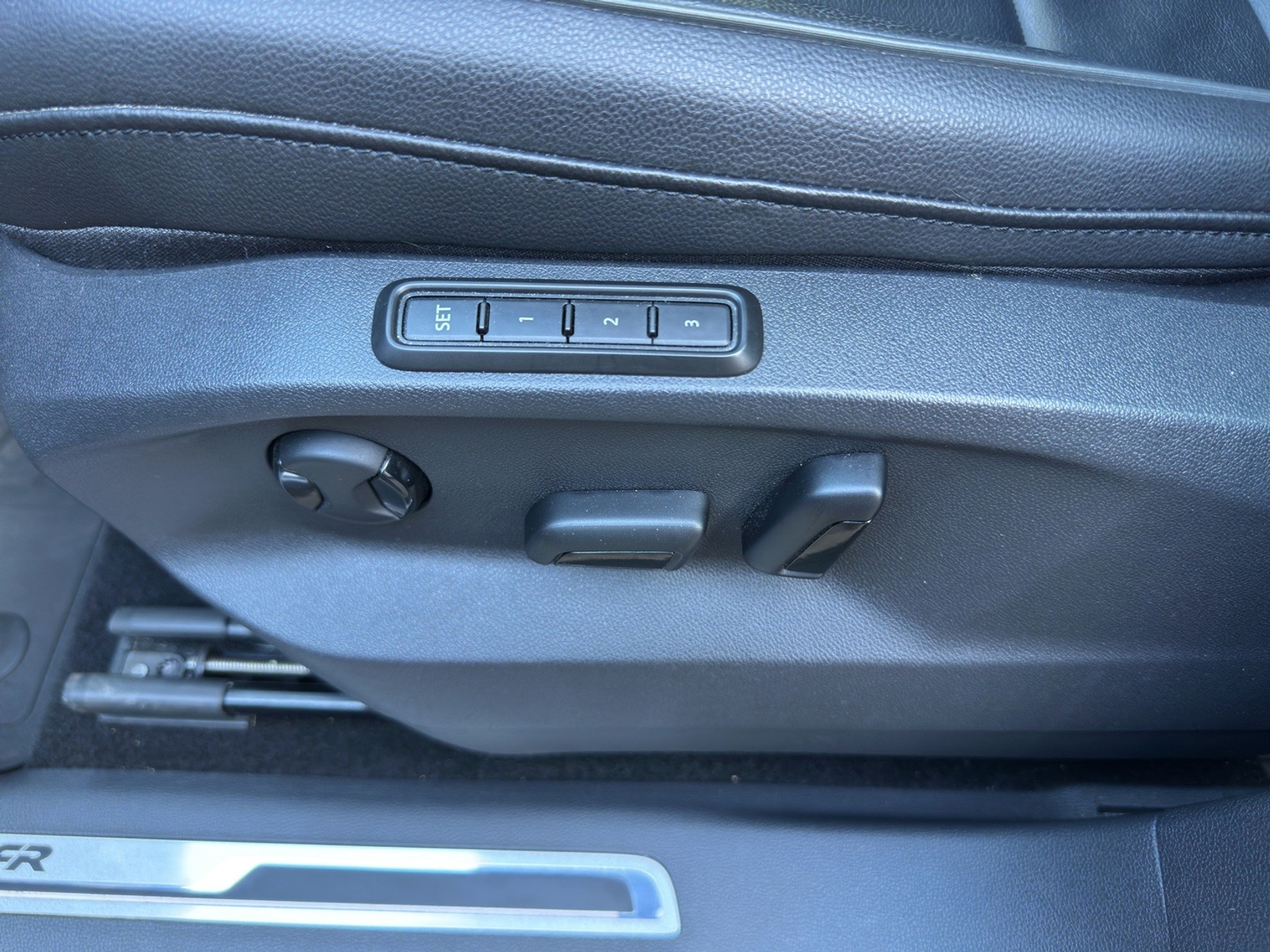 listing desktop thumbnail image 21