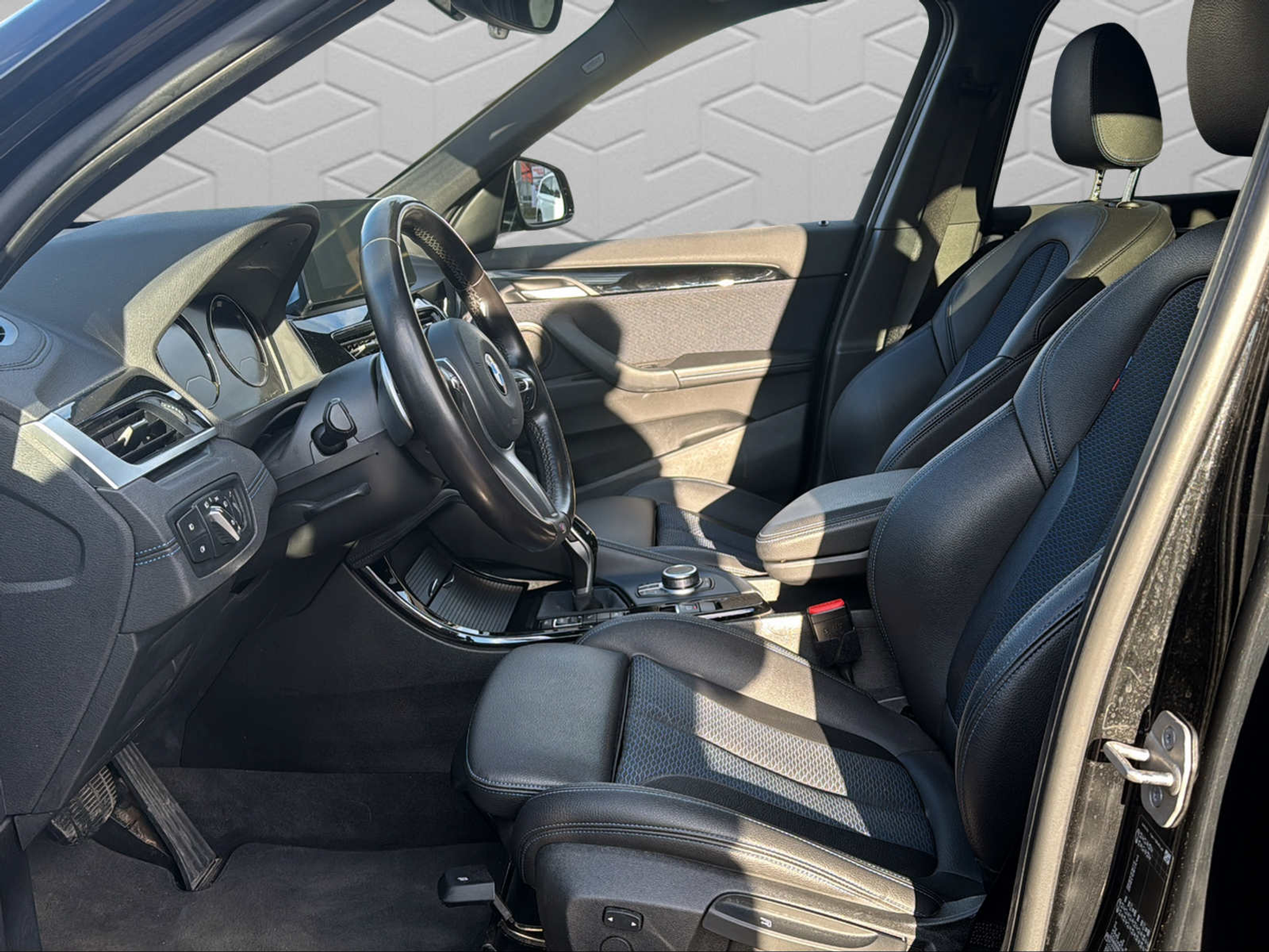 listing desktop thumbnail image 6