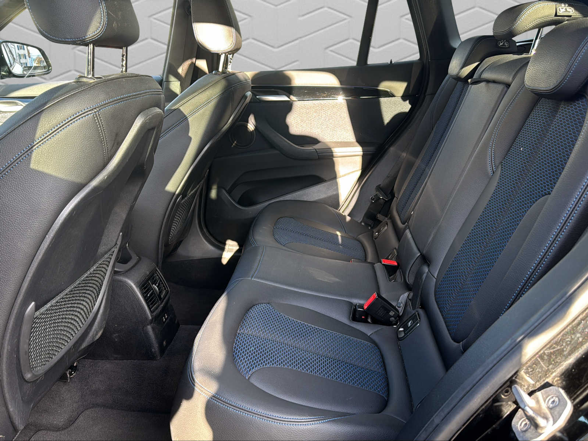 listing desktop thumbnail image 12