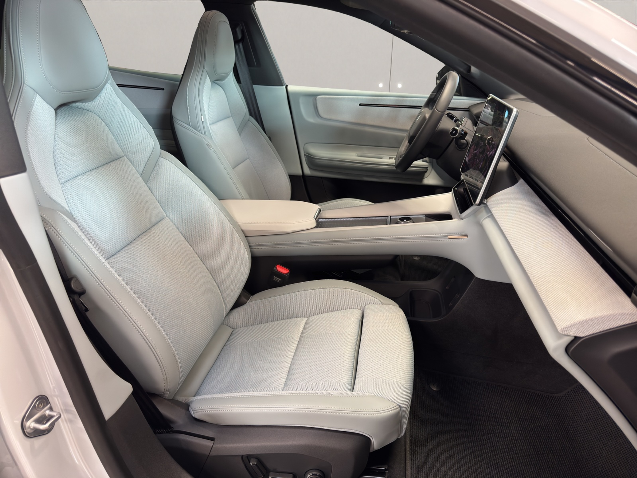 listing desktop thumbnail image 15