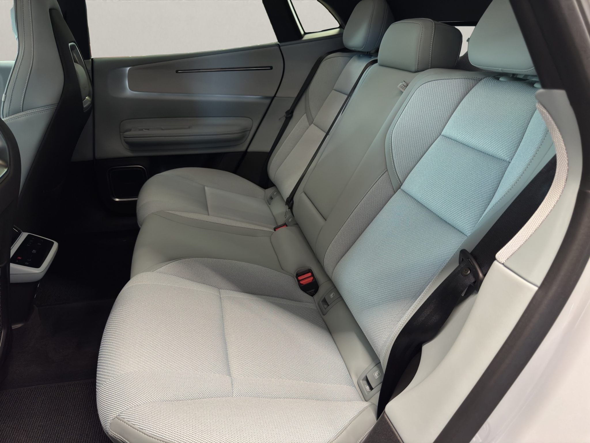 listing desktop thumbnail image 11