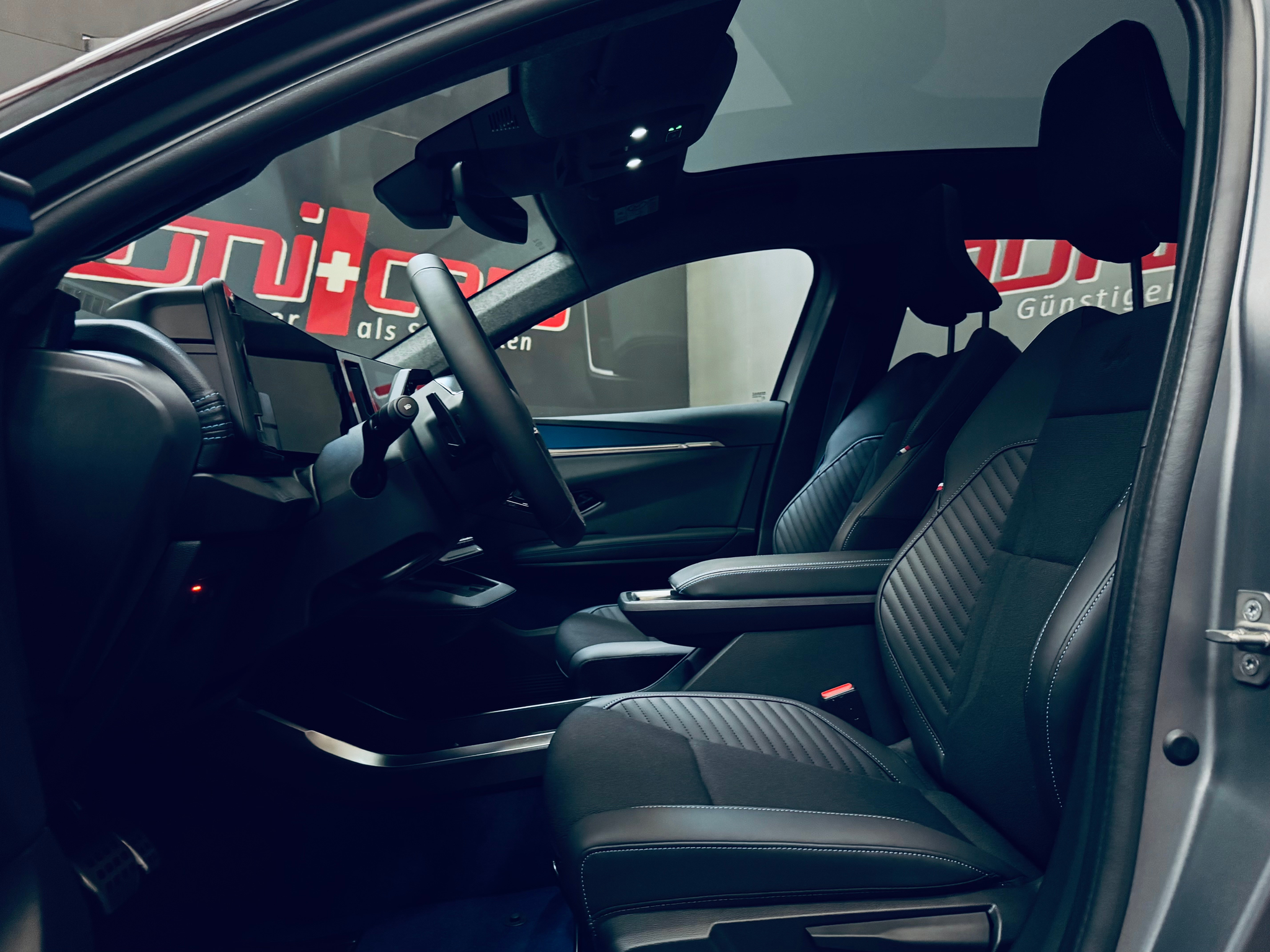 listing desktop thumbnail image 13