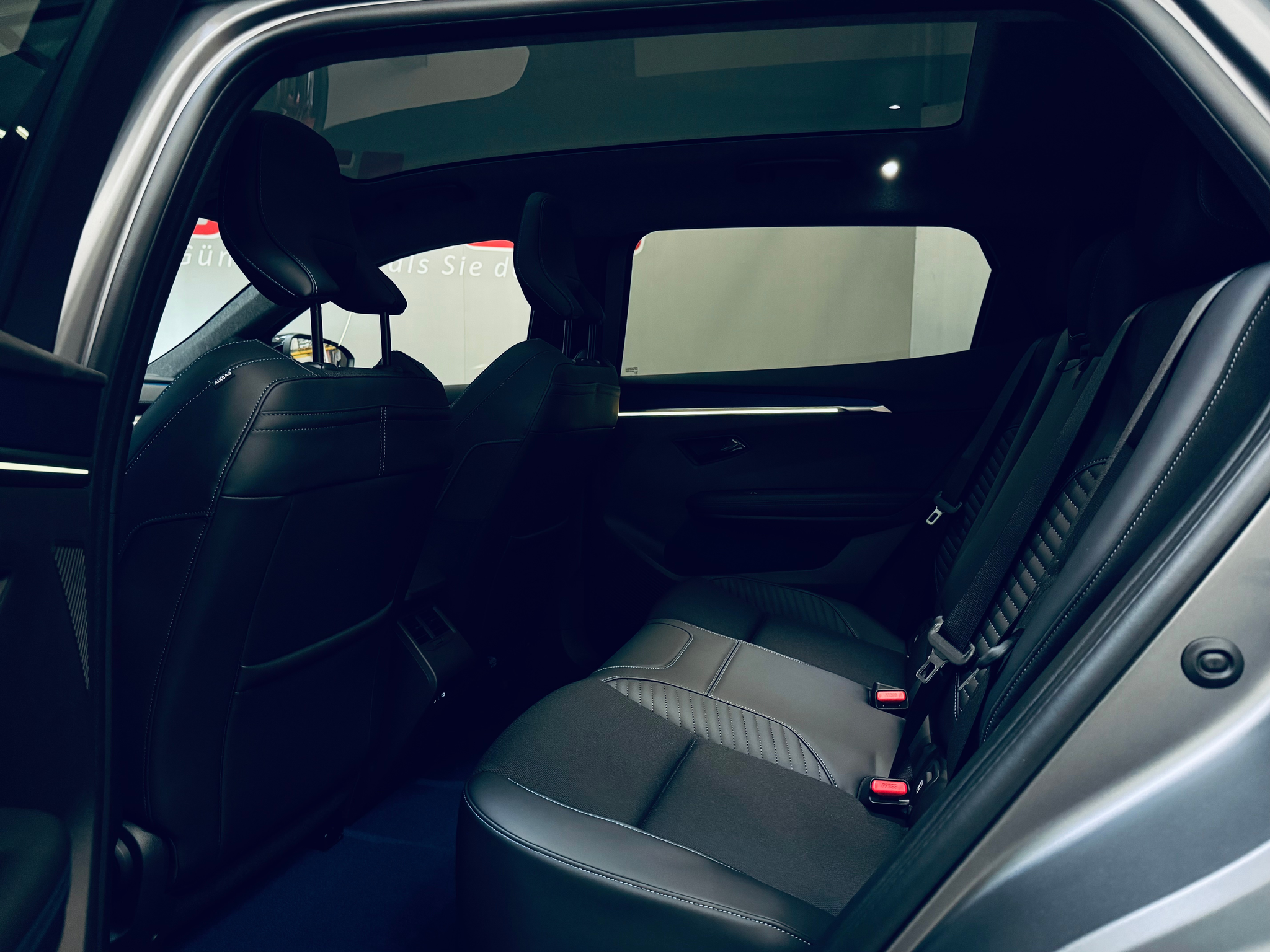 listing desktop thumbnail image 19