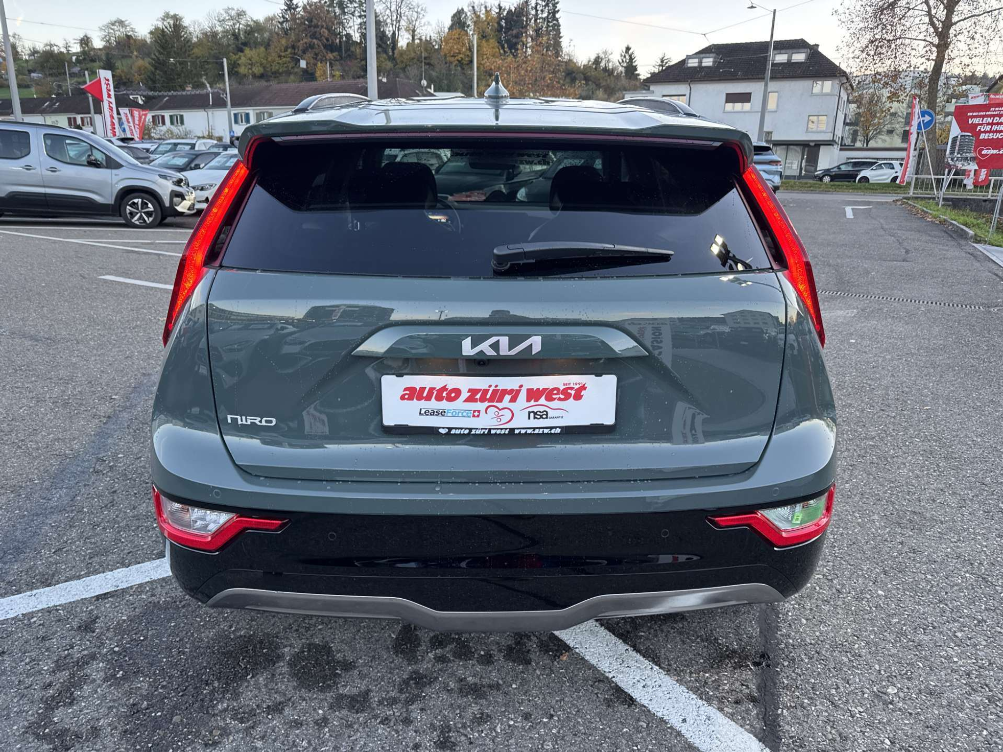 listing desktop thumbnail image 14