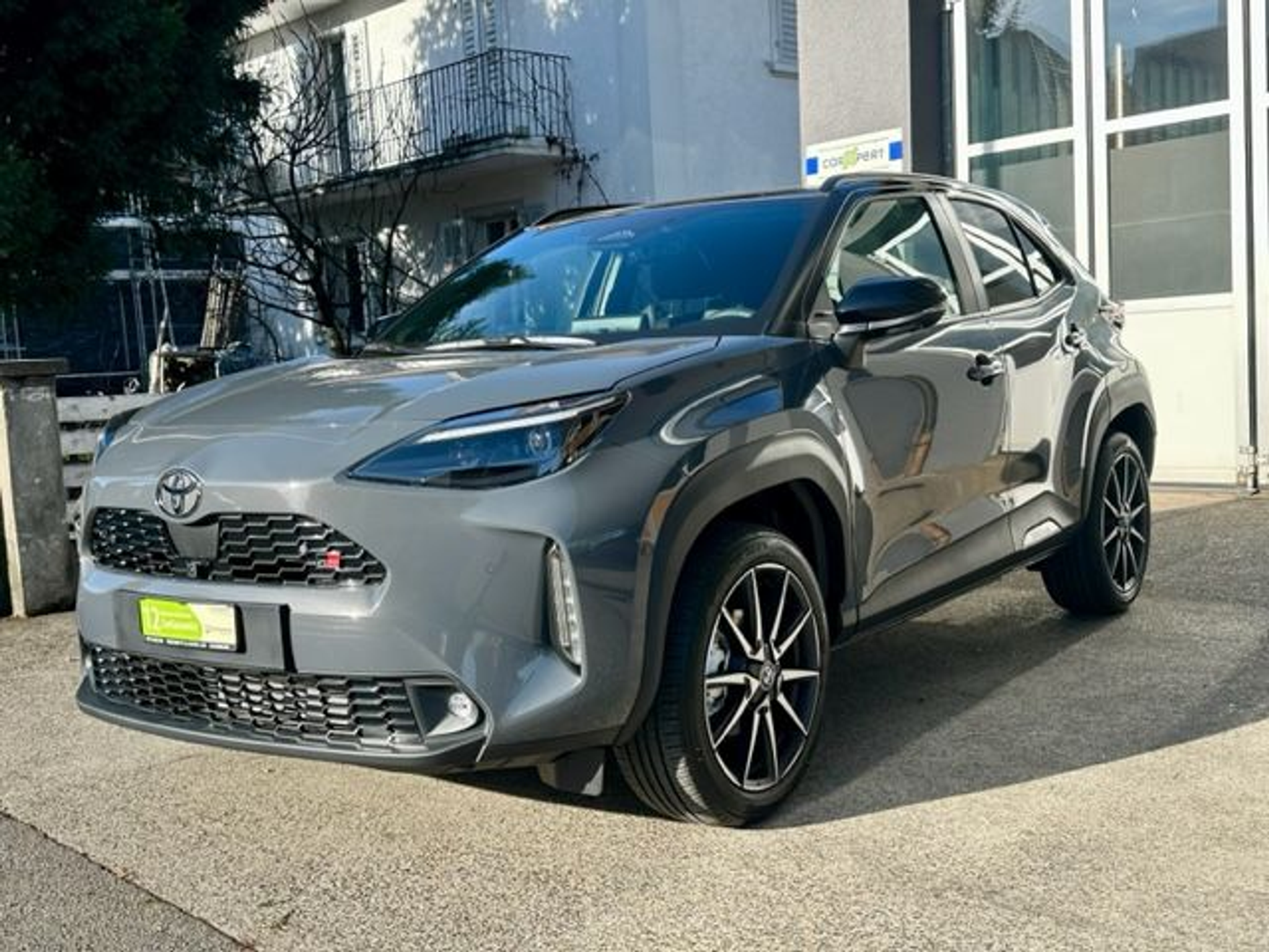 listing desktop thumbnail image 2