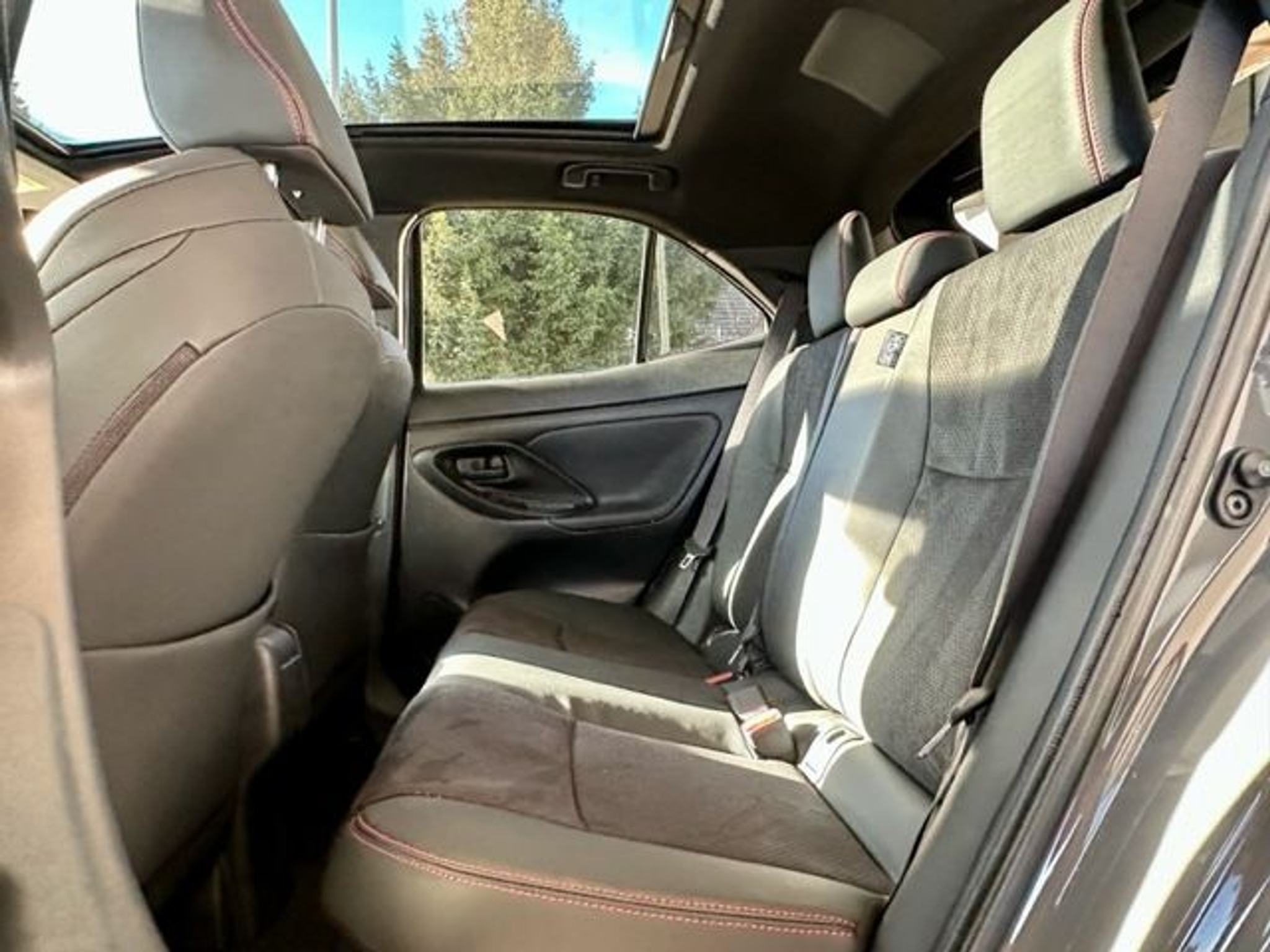 listing desktop thumbnail image 6