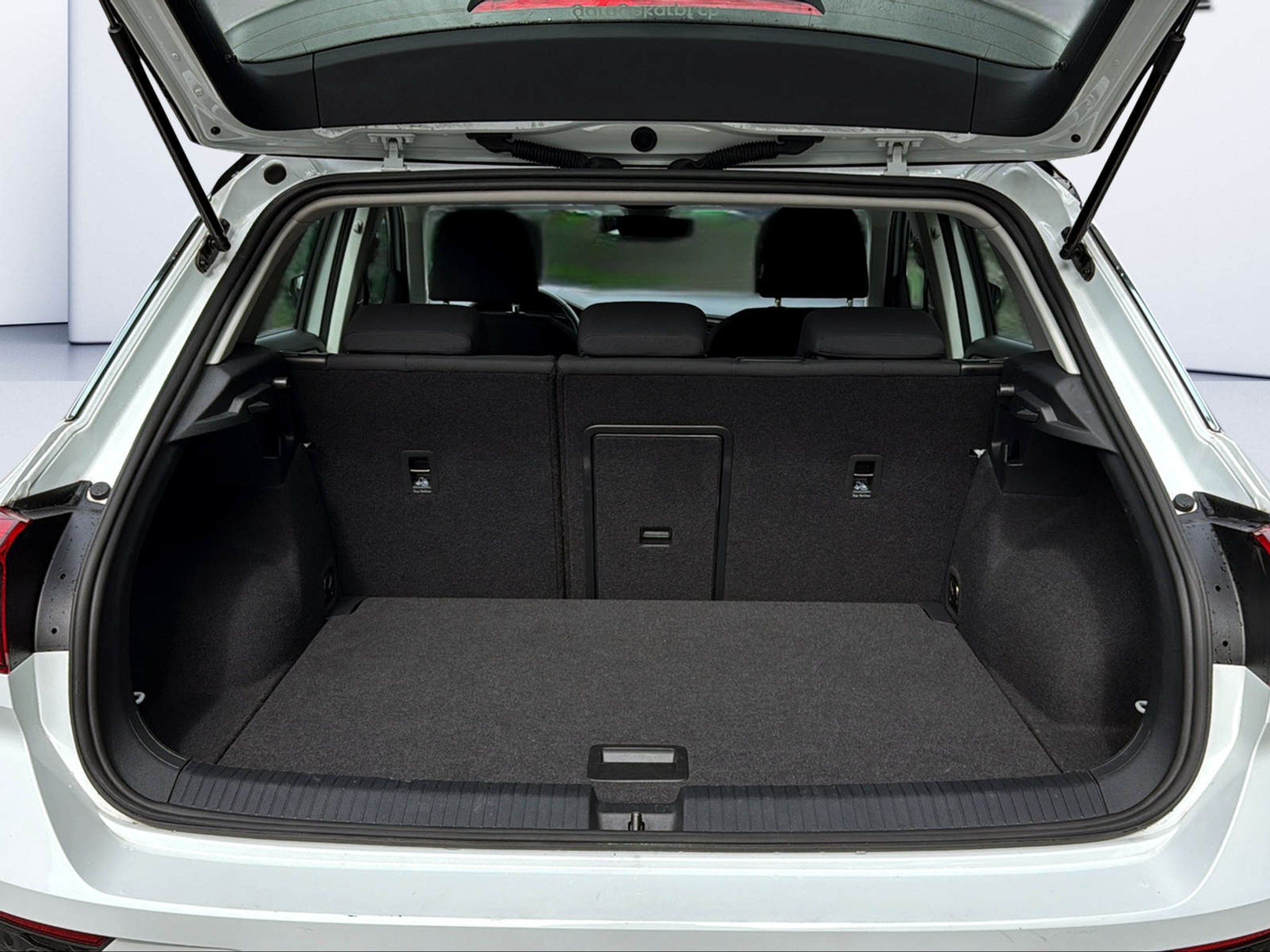 listing desktop thumbnail image 8