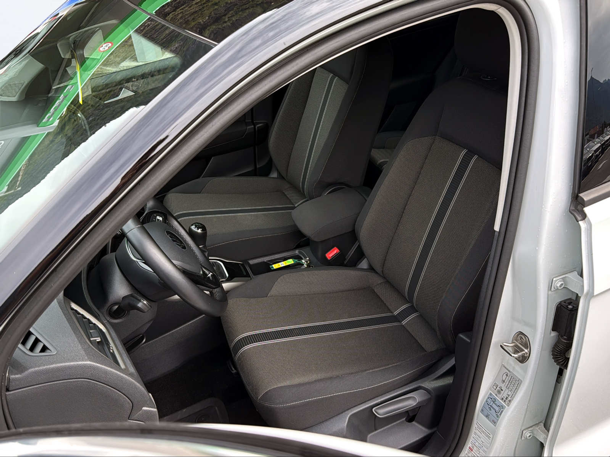 listing desktop thumbnail image 9