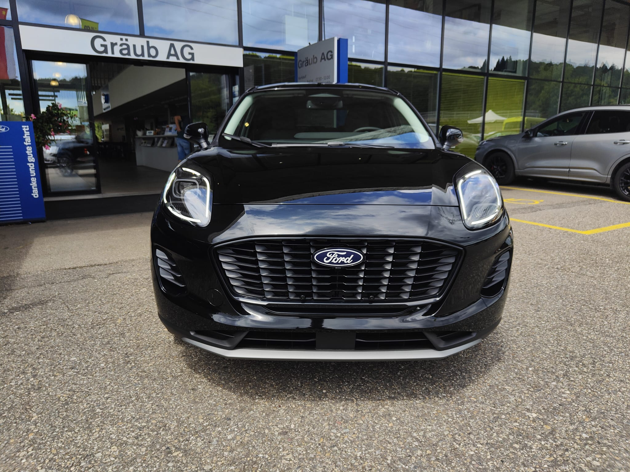 listing desktop thumbnail image 2