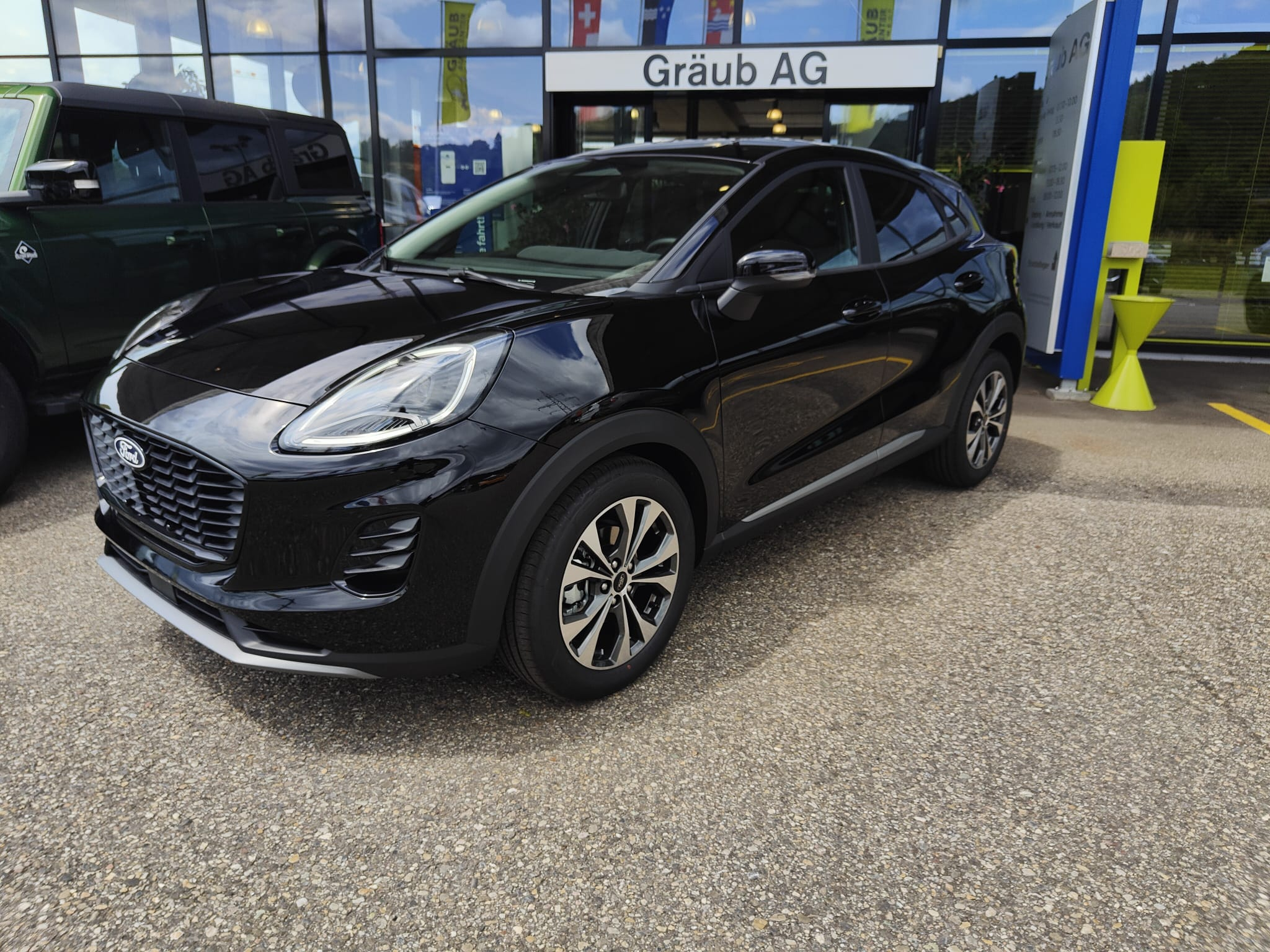 listing desktop thumbnail image 3