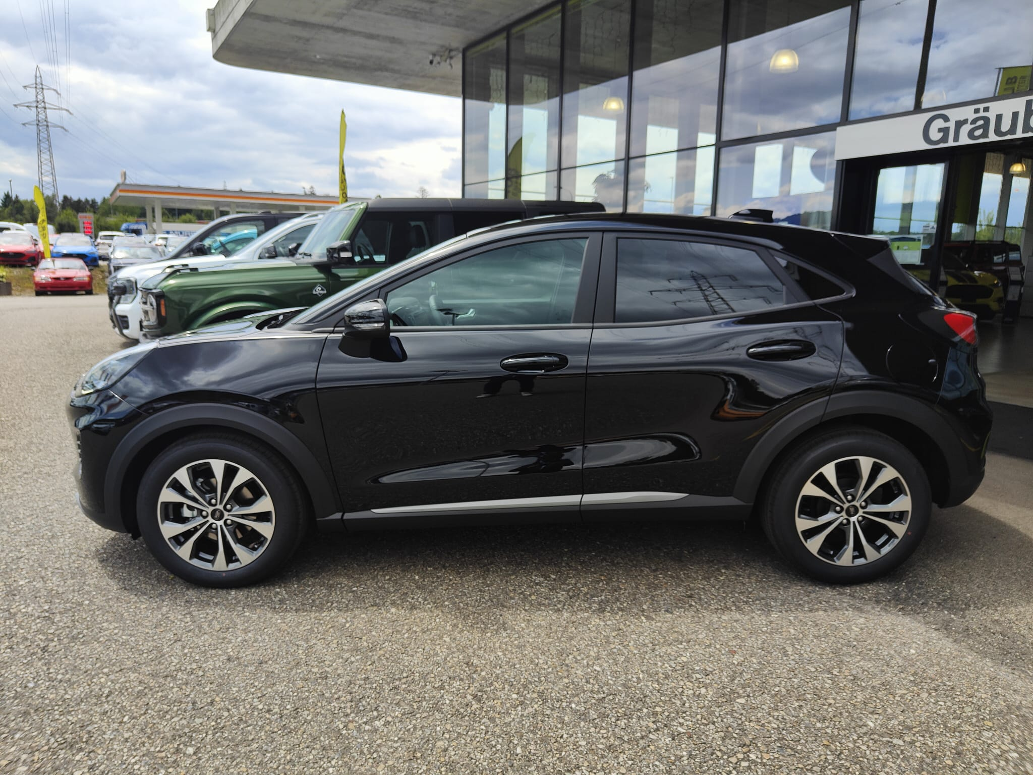 listing desktop thumbnail image 4