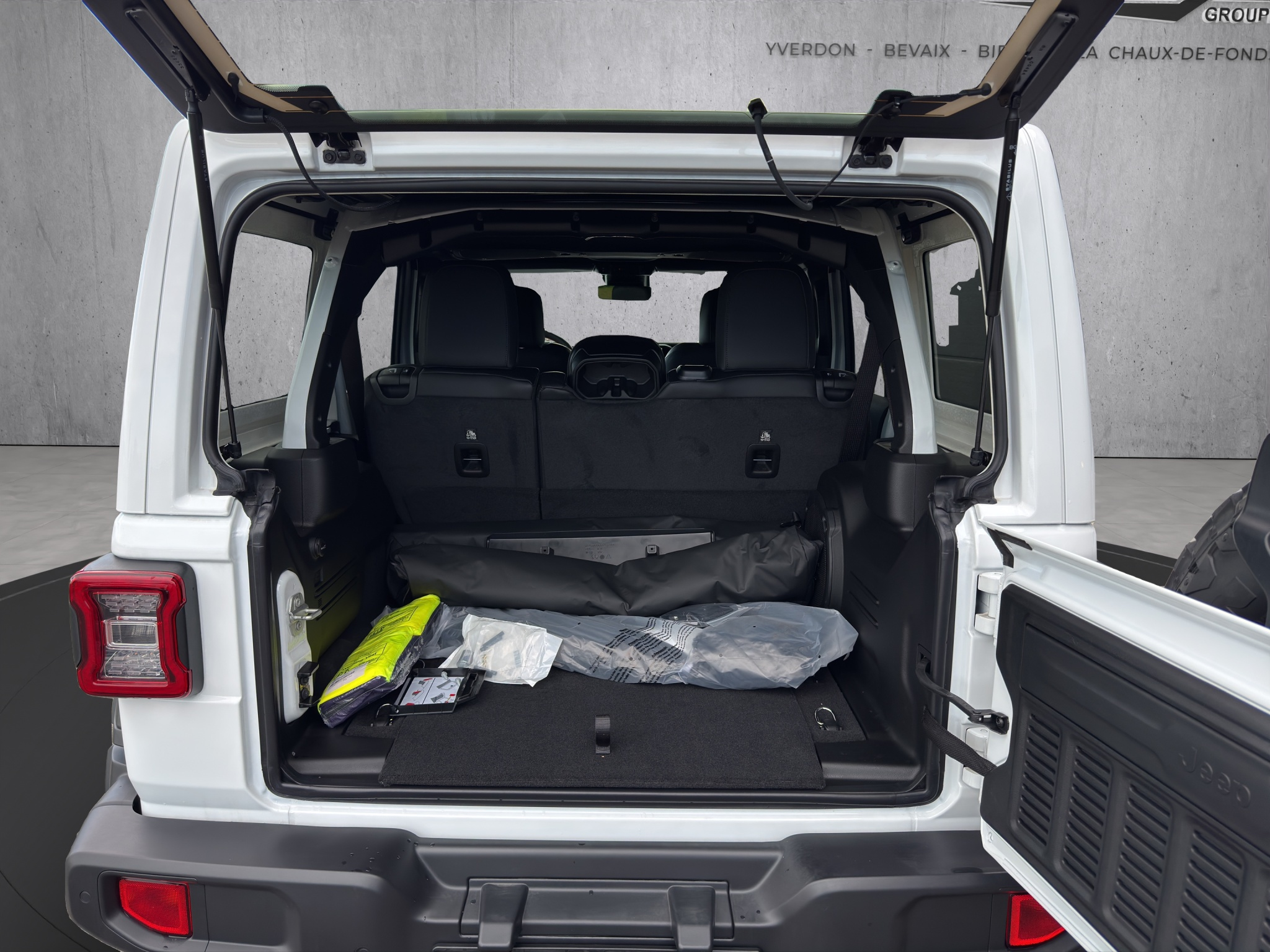 listing desktop thumbnail image 13