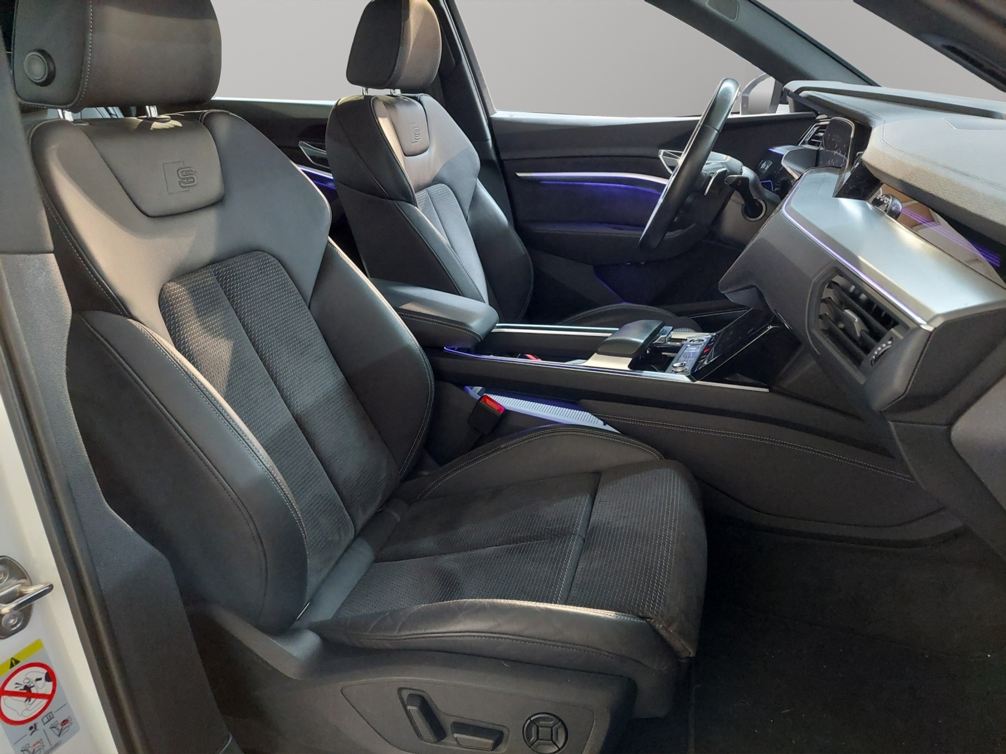 listing desktop thumbnail image 8