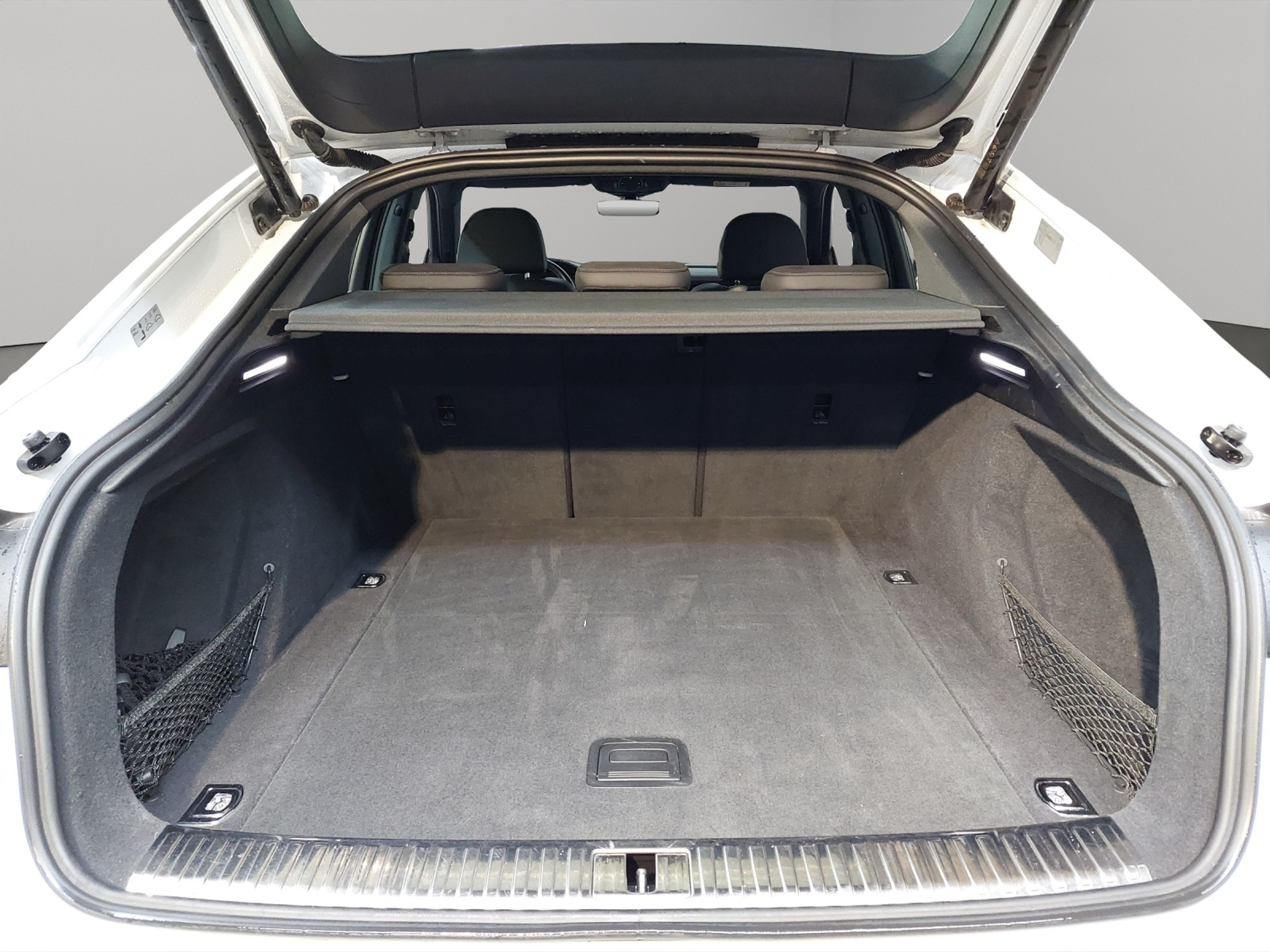 listing desktop thumbnail image 10