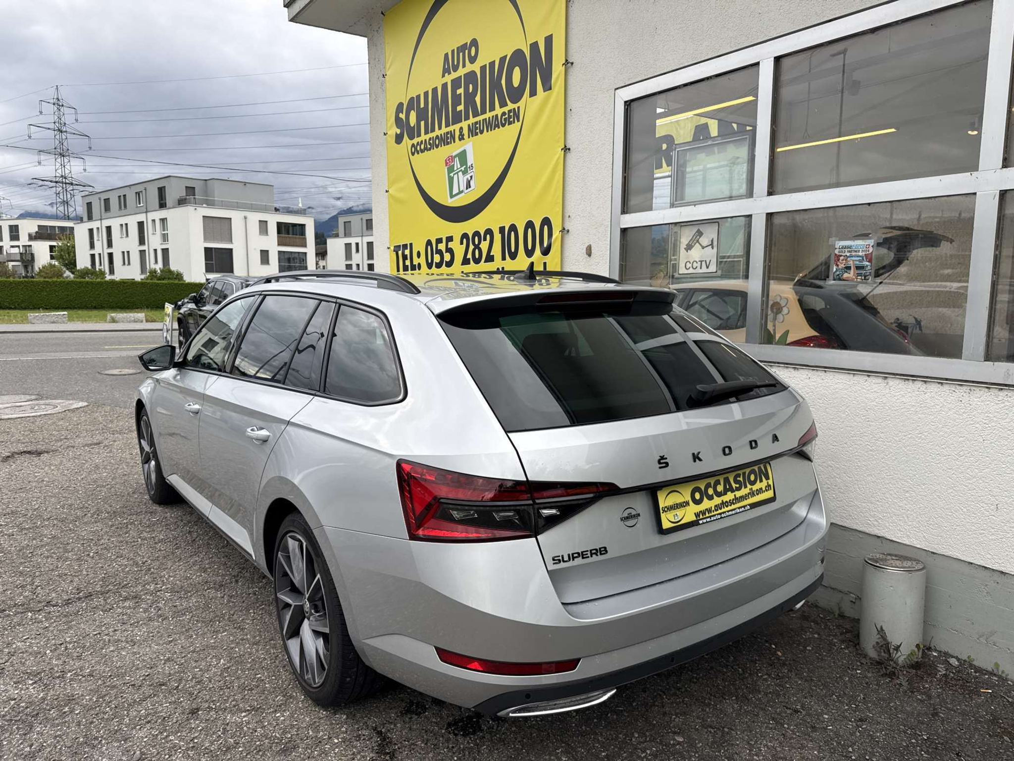 listing desktop thumbnail image 2