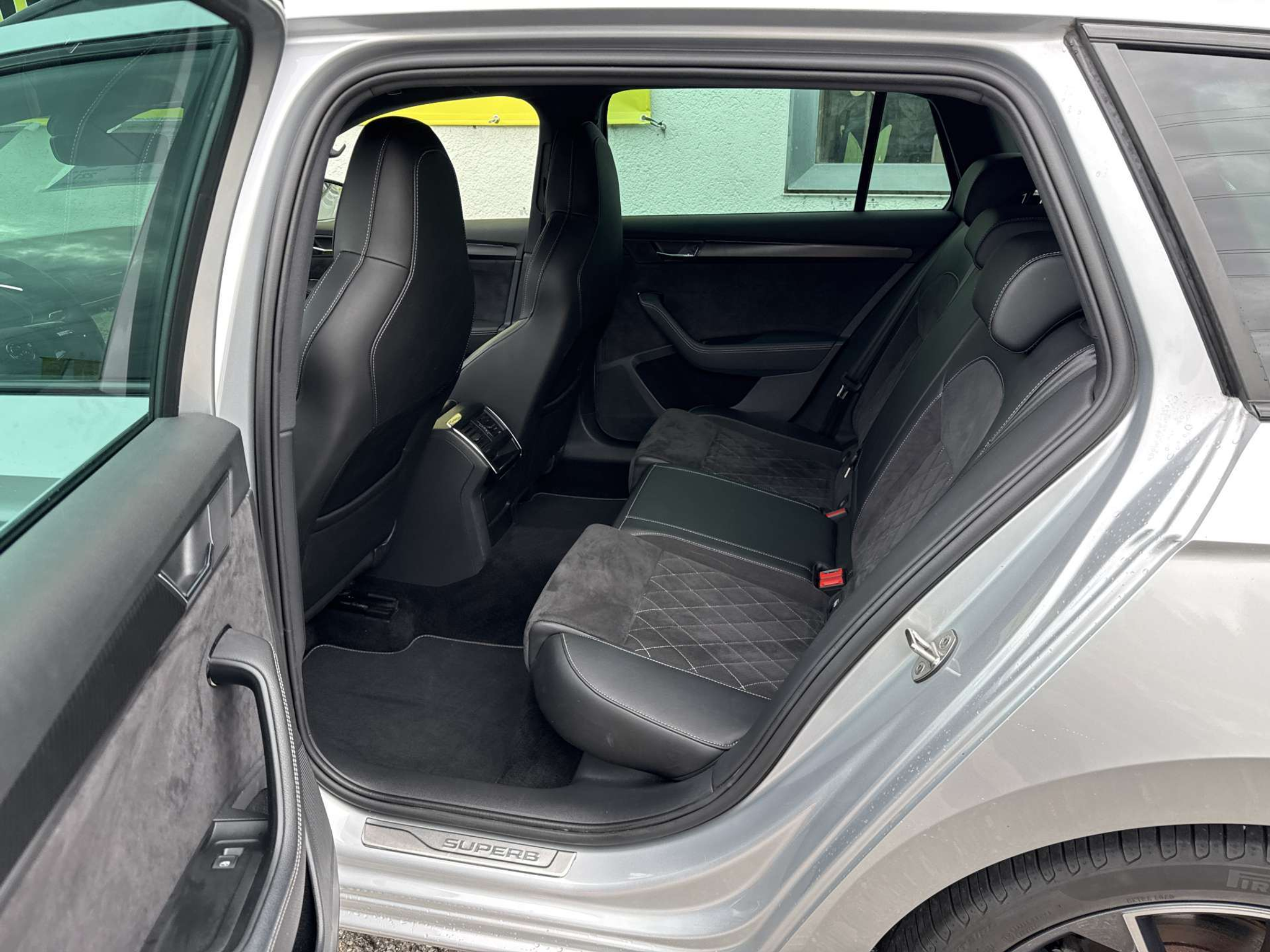 listing desktop thumbnail image 7