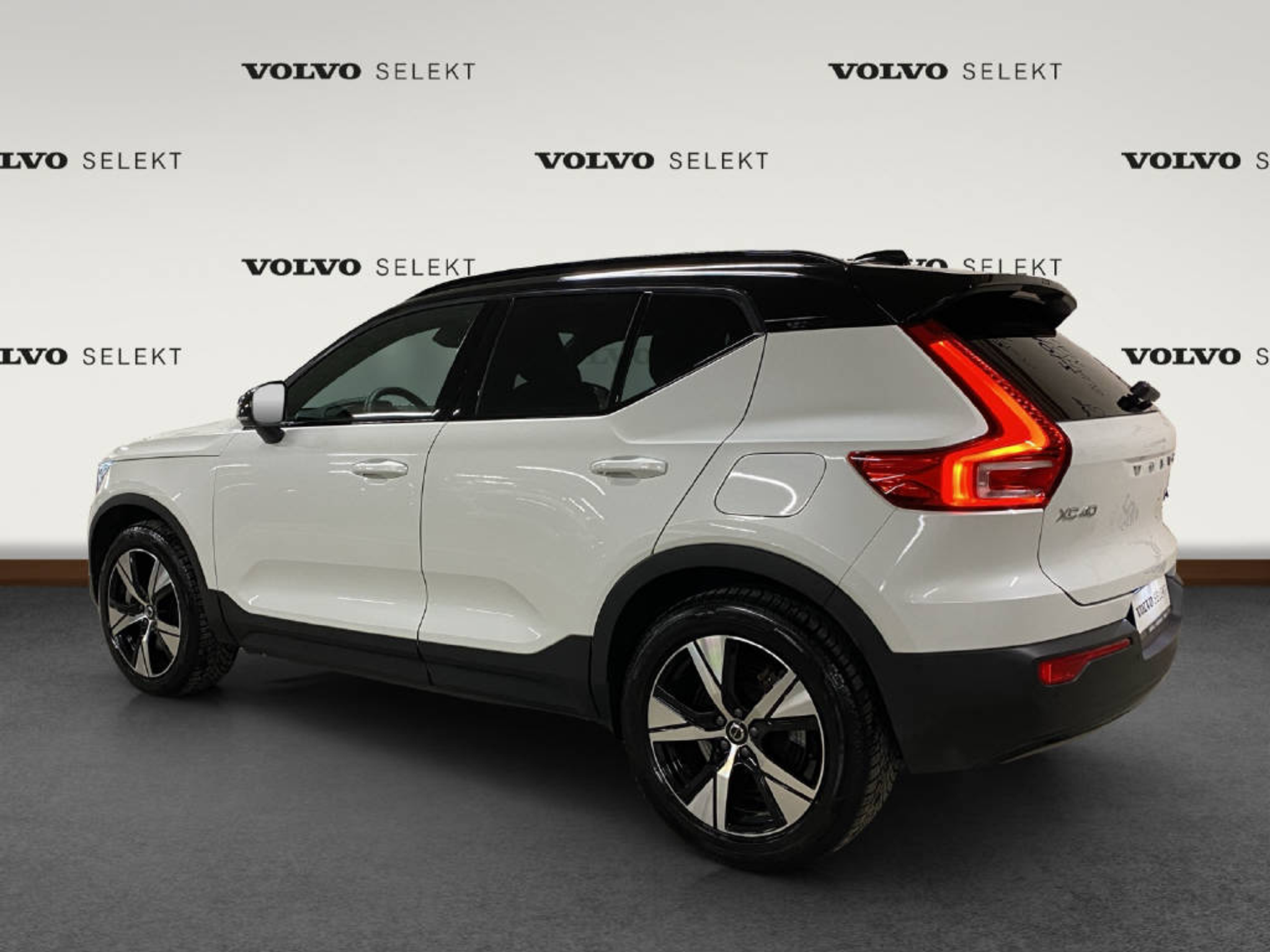 listing desktop thumbnail image 2